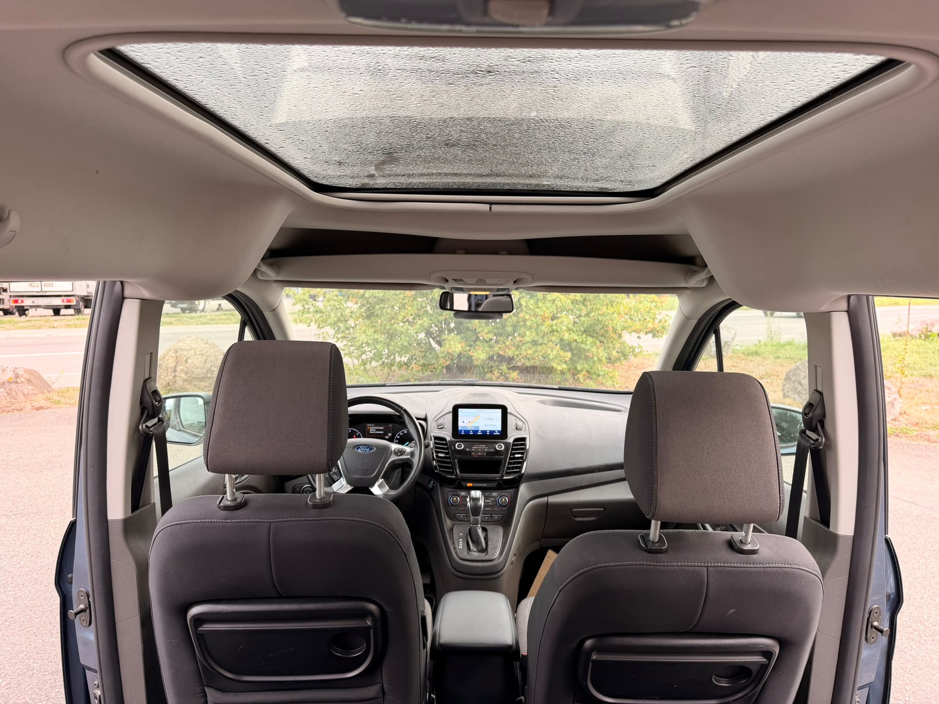 FORD Grand Tourneo Connect 1.5 EcoBlue Titanium Automat-image-8