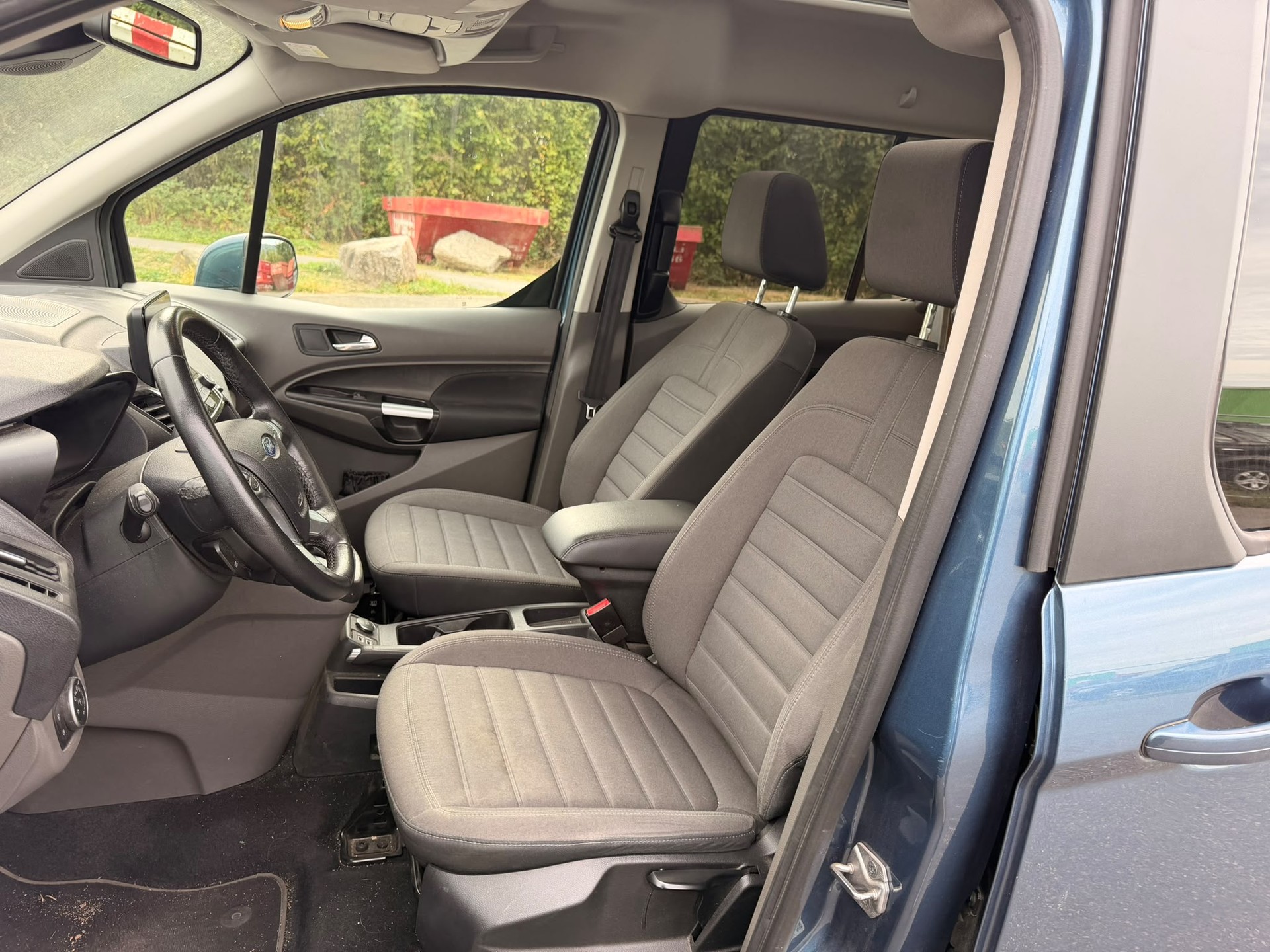 FORD Grand Tourneo Connect 1.5 EcoBlue Titanium Automat-image-7