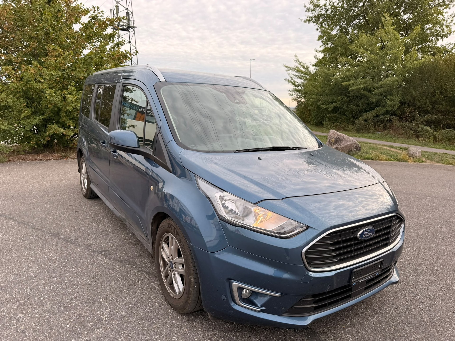 FORD Grand Tourneo Connect 1.5 EcoBlue Titanium Automat-image-2