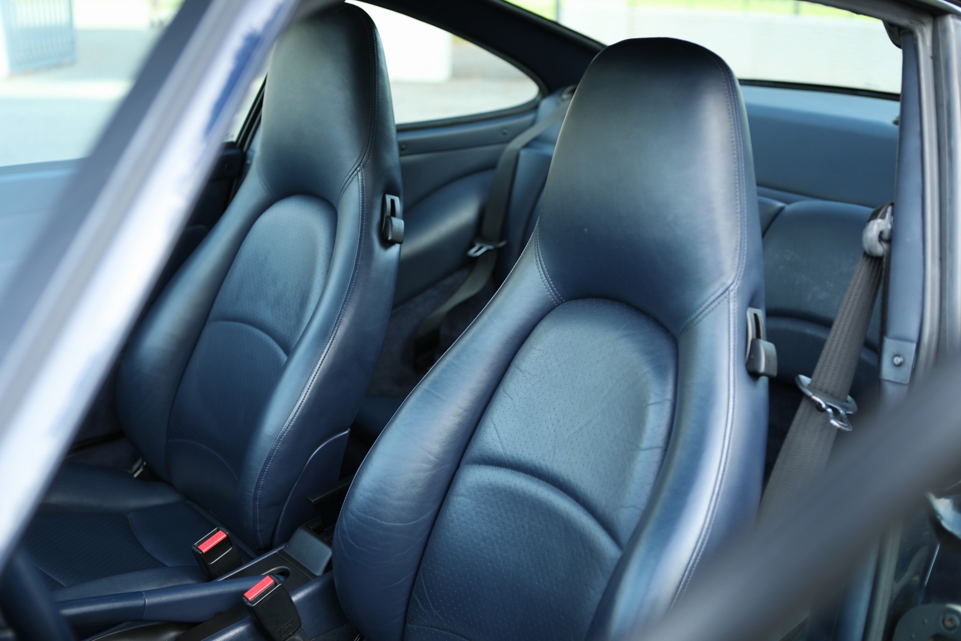 PORSCHE 911 Carrera 2 993-image-10