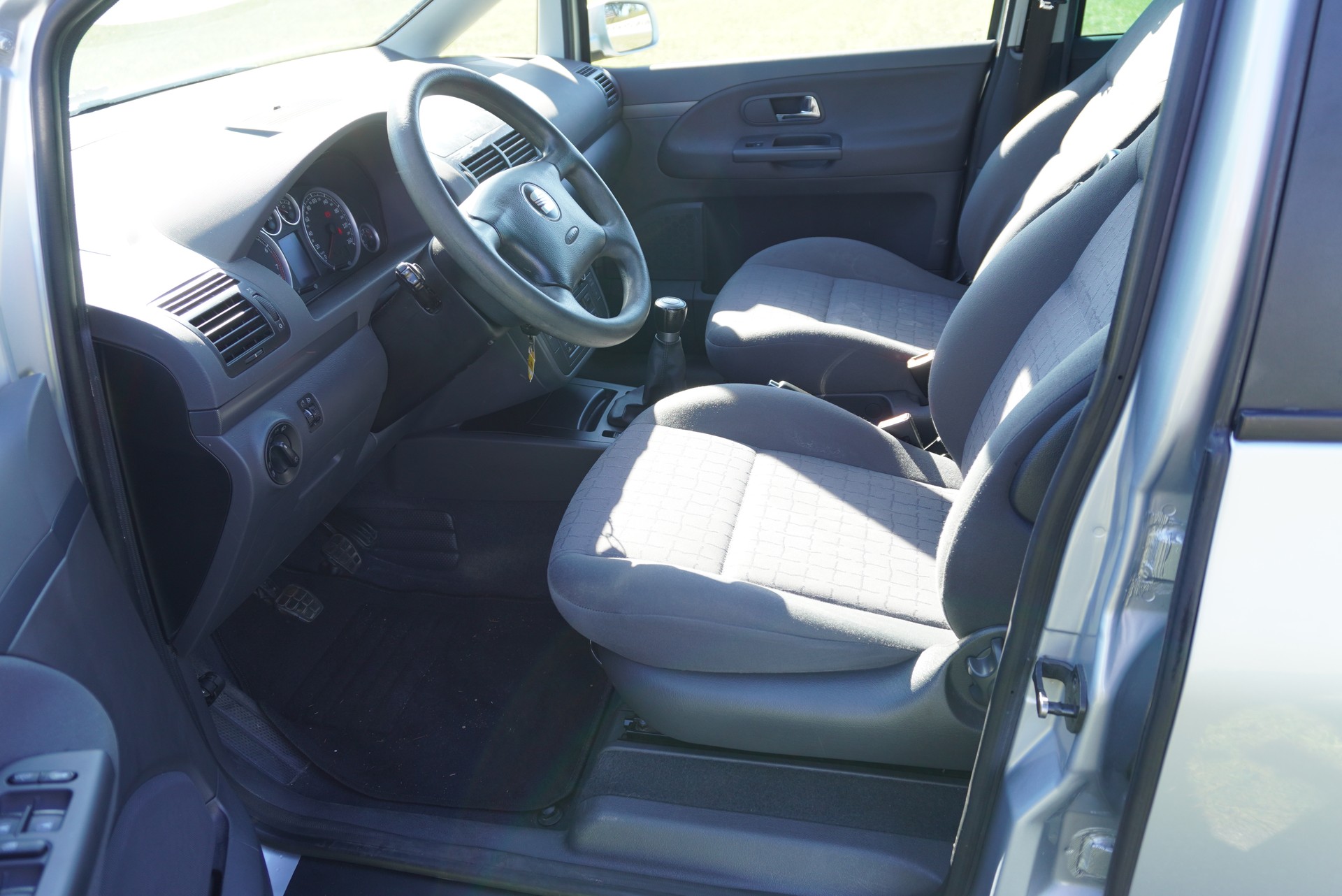 SEAT Alhambra 1.8 Turbo Sport-image-5