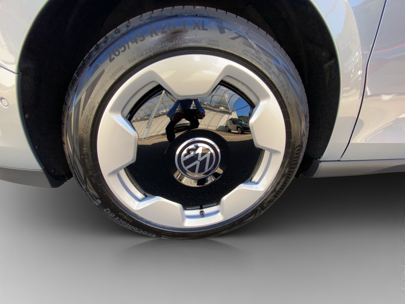VW ID.Buzz LWB Pro 4 Motion-image-13
