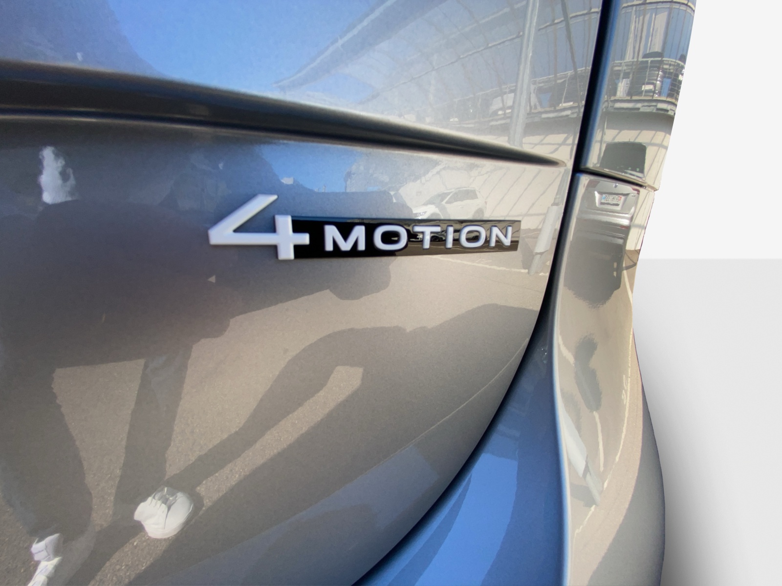VW ID.Buzz LWB Pro 4 Motion-image-15