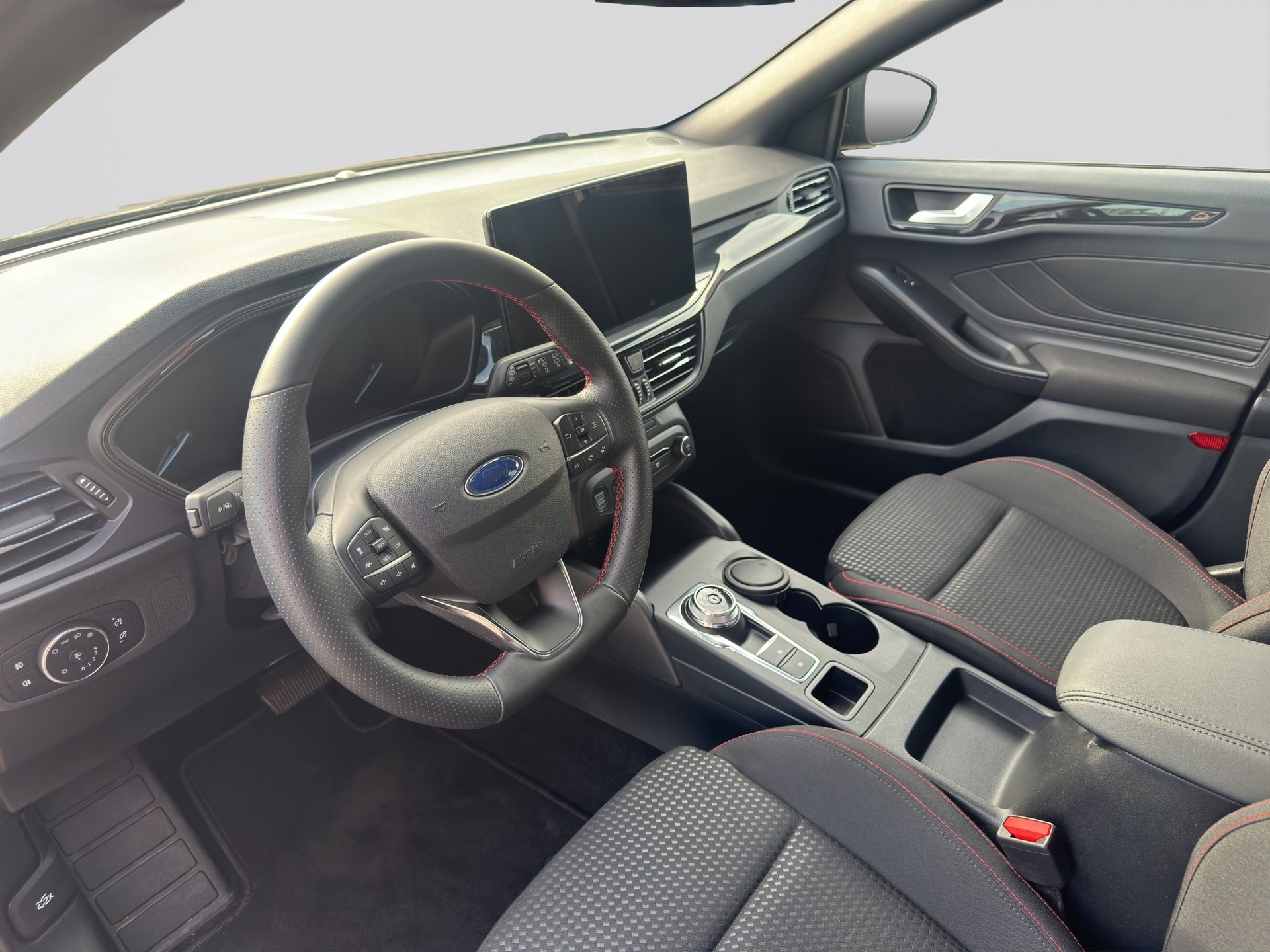 FORD Focus 1.5 TDCi EcoBlue ST-Line Automatic-image-6