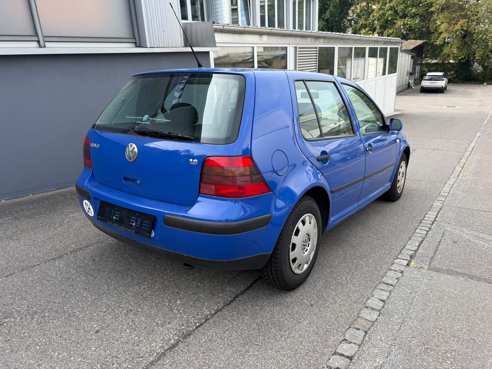 VW Golf 1.6 Comfortline-showroom-element-2