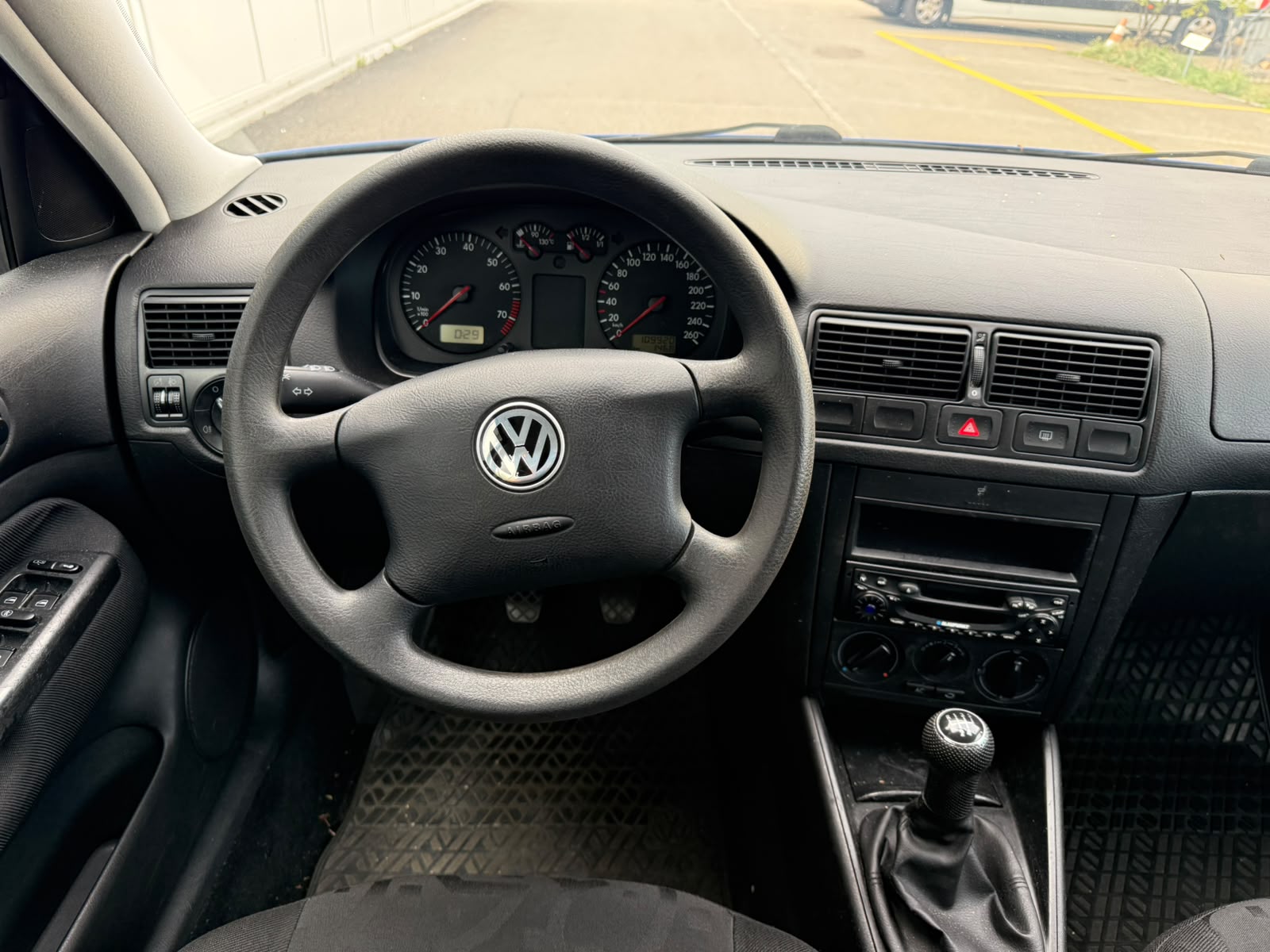 VW Golf 1.6 Comfortline-image-10