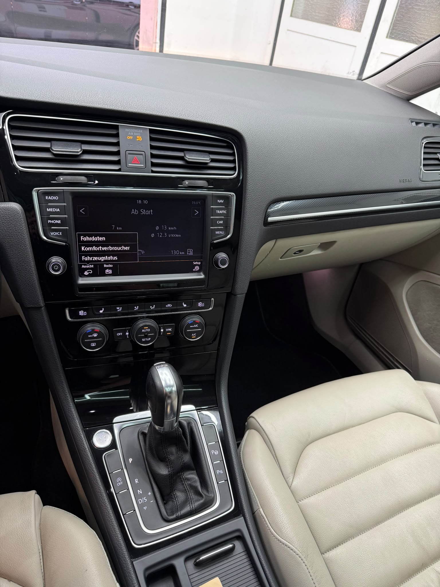 VW Golf 2.0 TDI Highline DSG-image-10