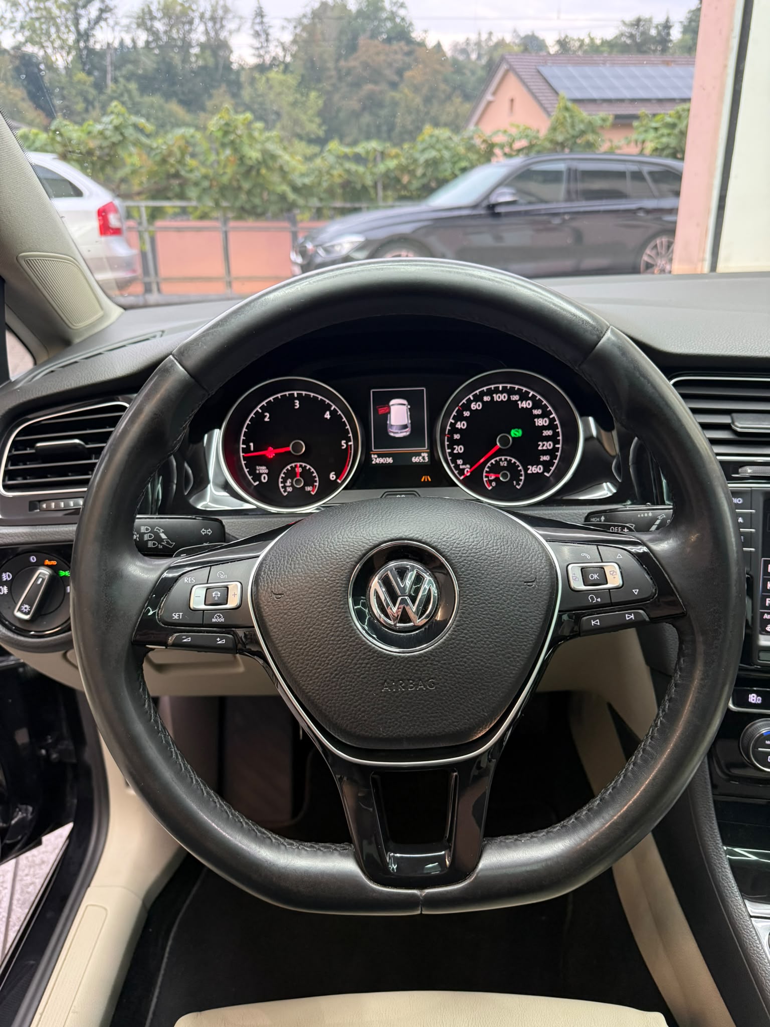 VW Golf 2.0 TDI Highline DSG-image-9