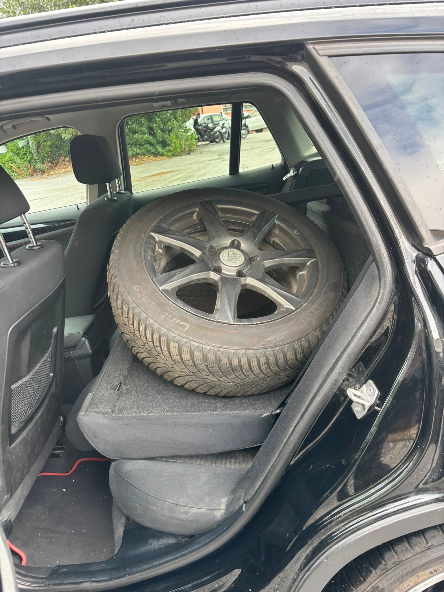 BMW X1 xDrive 20d xLine-image-6