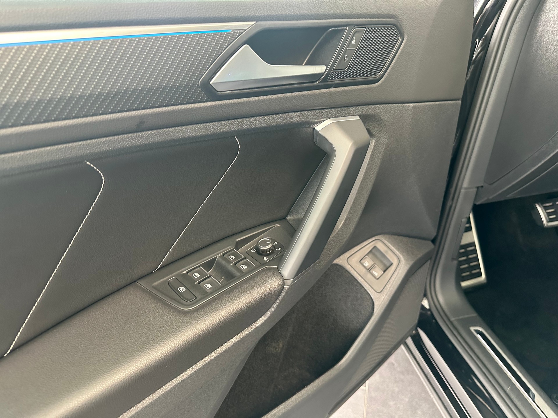 VW Tiguan 1.4 TSI PHEV R-Line DSG 2WD-image-10