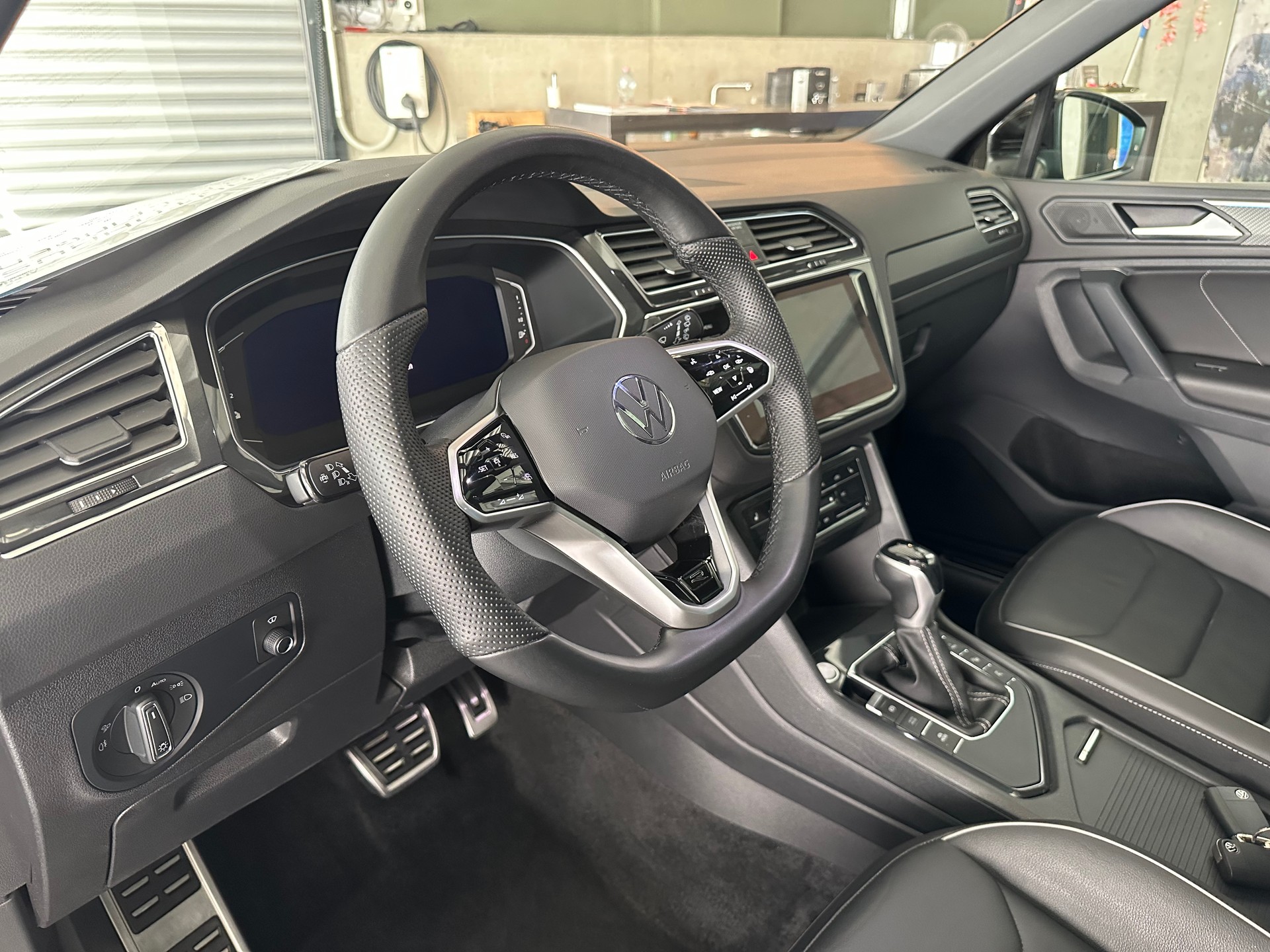 VW Tiguan 1.4 TSI PHEV R-Line DSG 2WD-image-9
