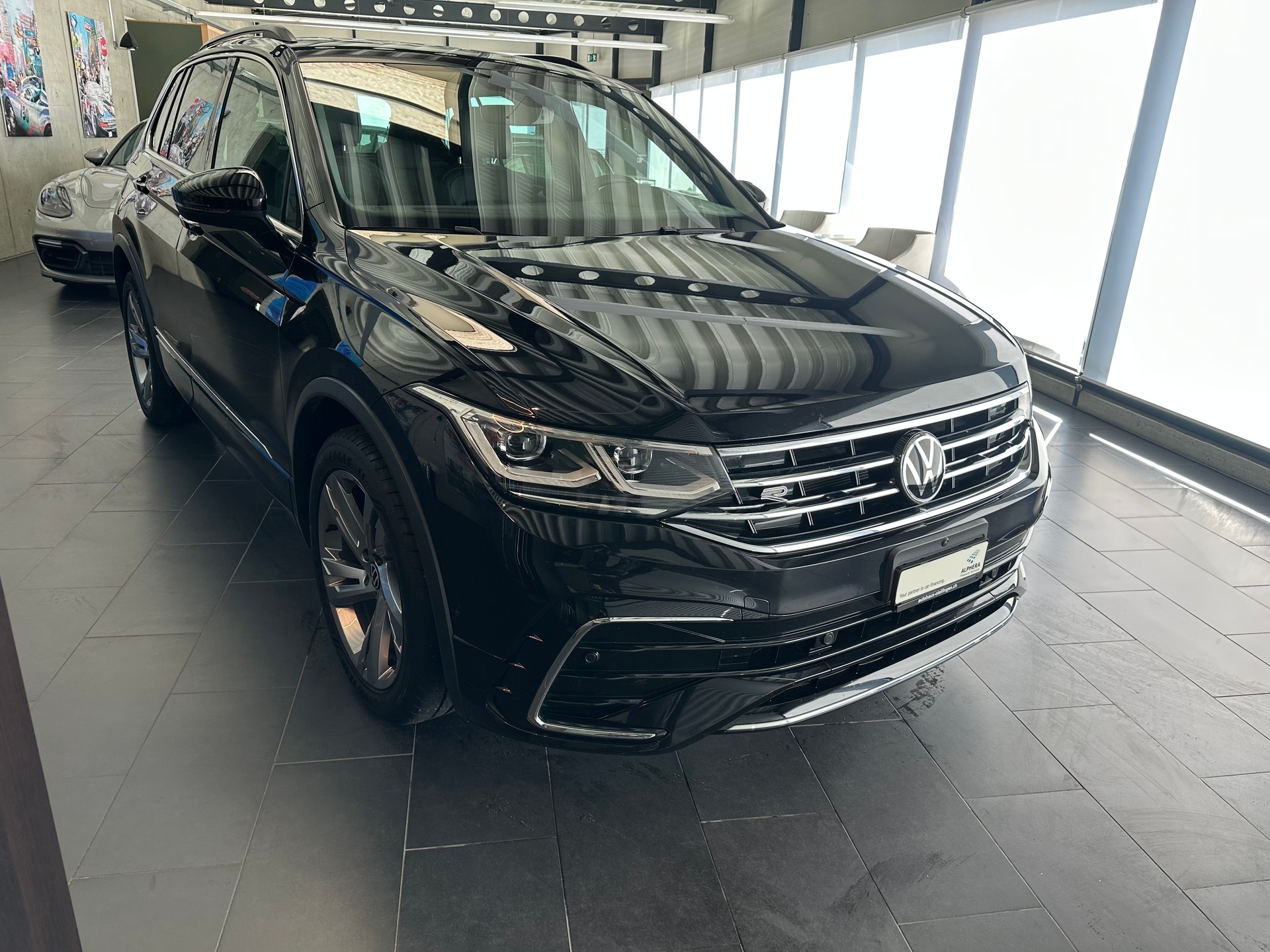 VW Tiguan 1.4 TSI PHEV R-Line DSG 2WD-image-1