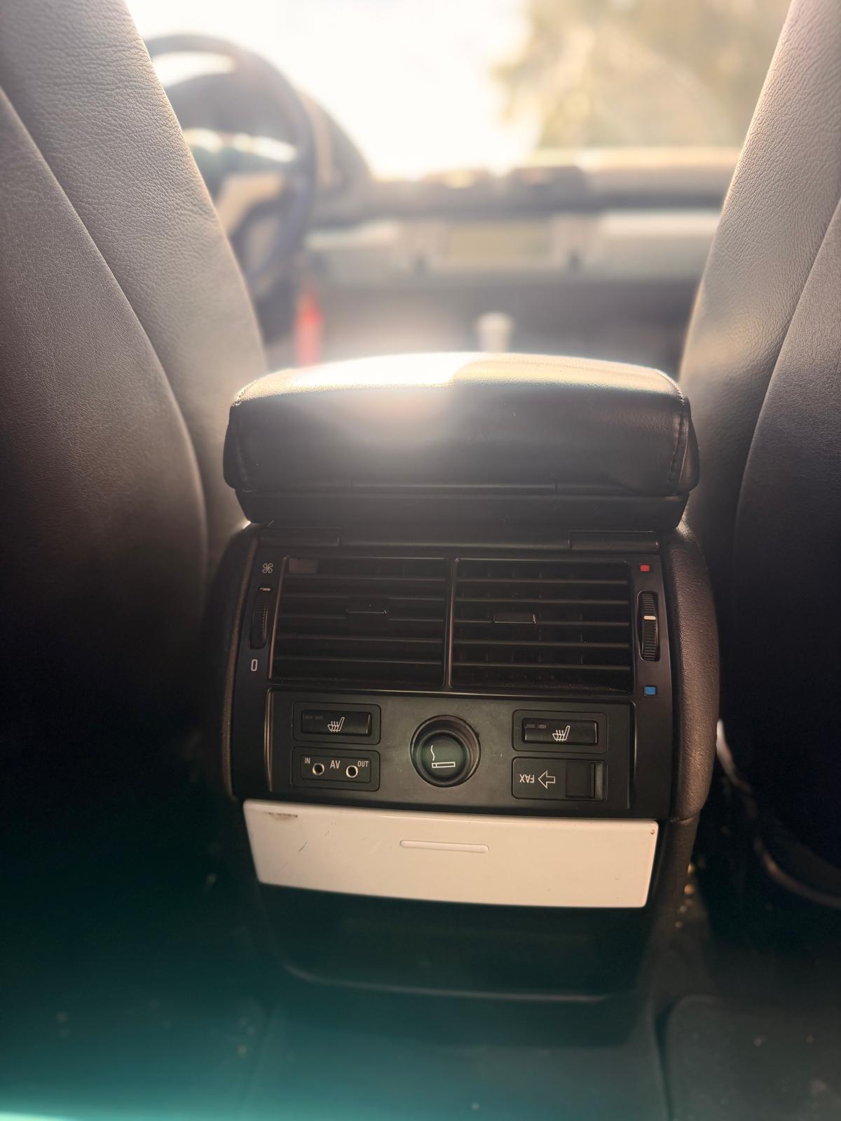BMW X5 4.4i-image-7