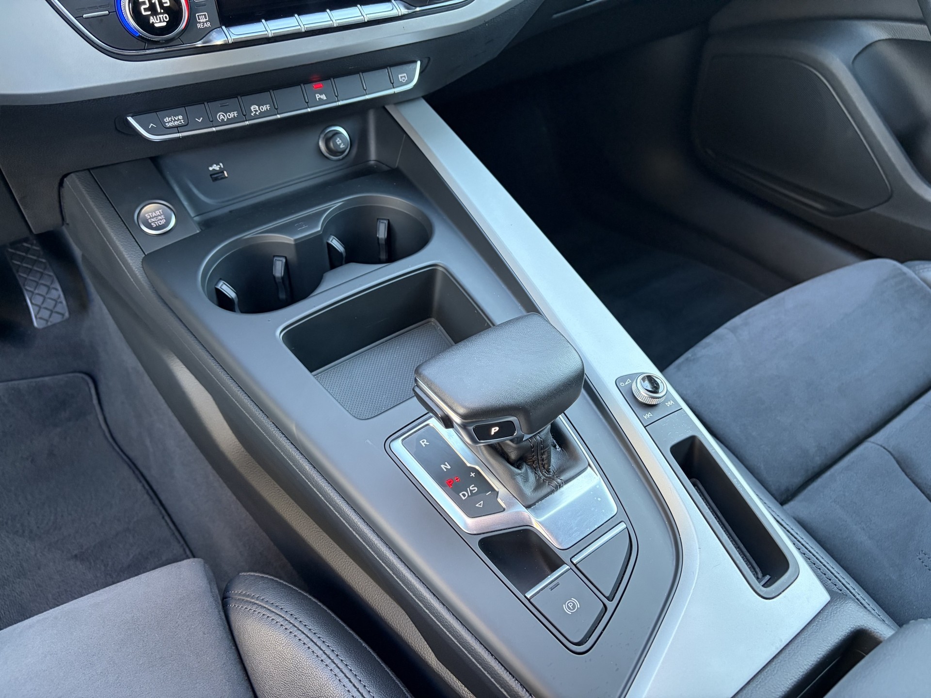 AUDI A4 Avant 40 TFSI S-tronic quattro-image-14
