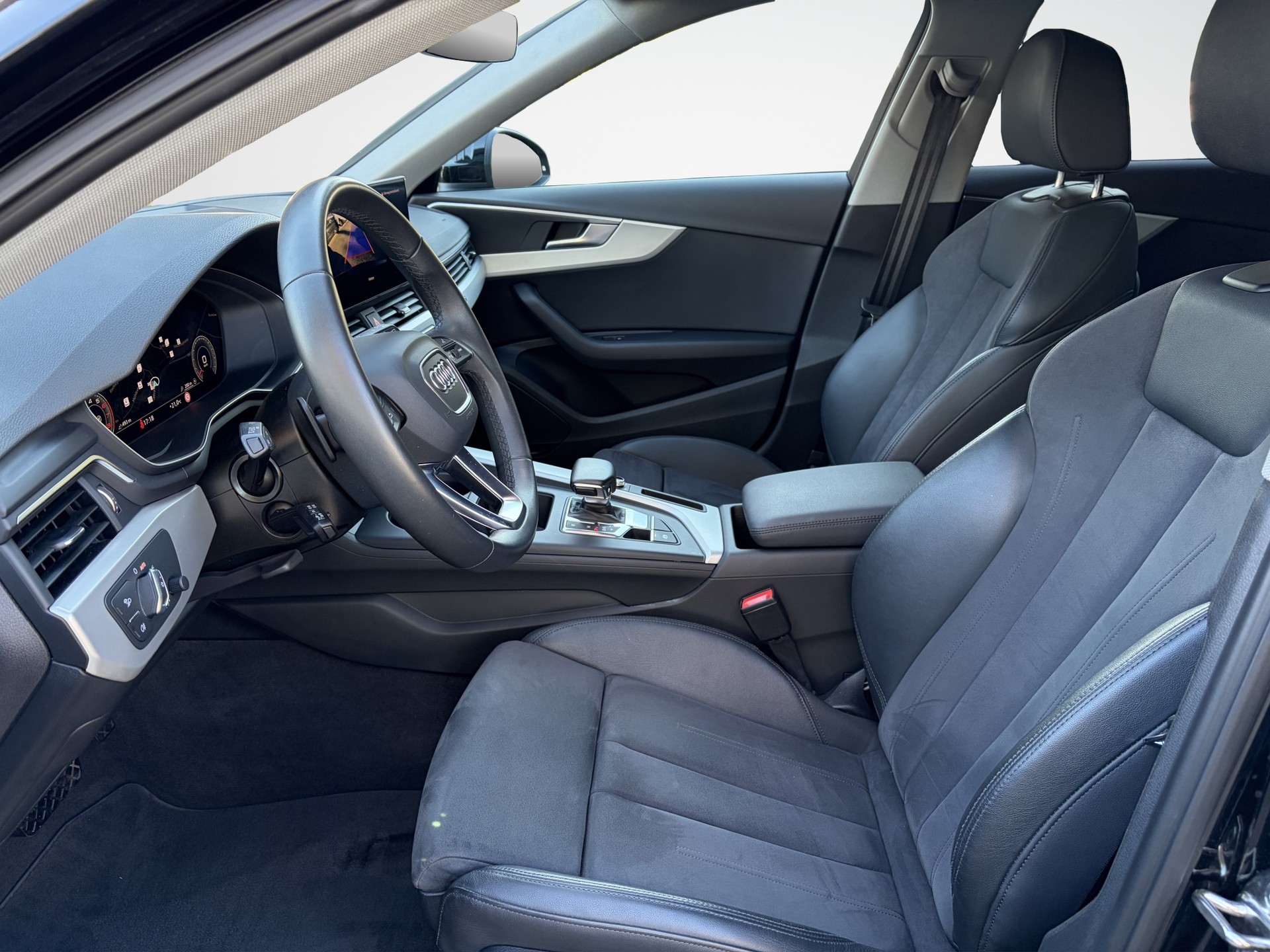 AUDI A4 Avant 40 TFSI S-tronic quattro-image-9