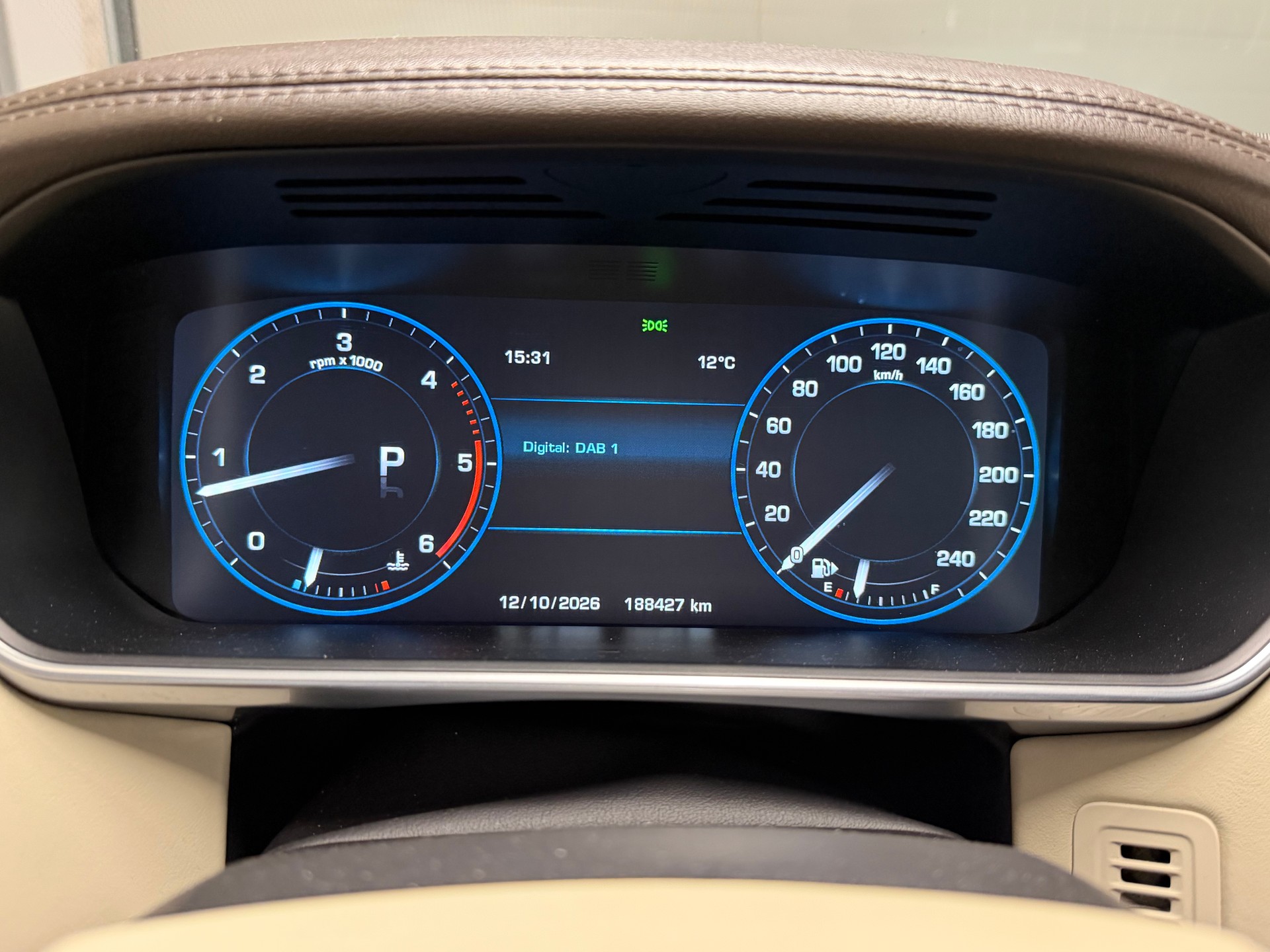 LAND ROVER Range Rover 4.4 SDV8 Vogue Frisch ab MFK & Service-image-15