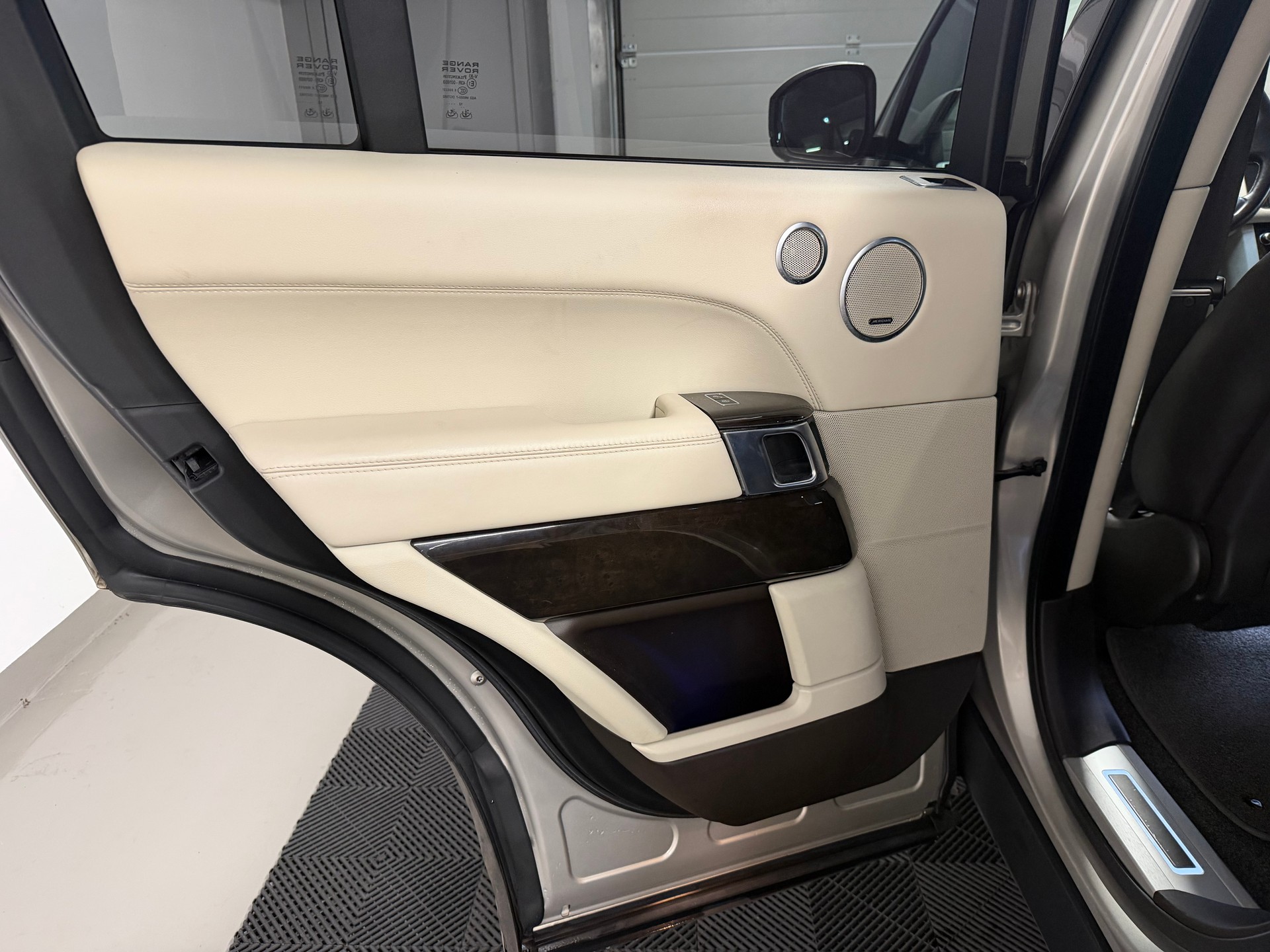 LAND ROVER Range Rover 4.4 SDV8 Vogue Frisch ab MFK & Service-image-19