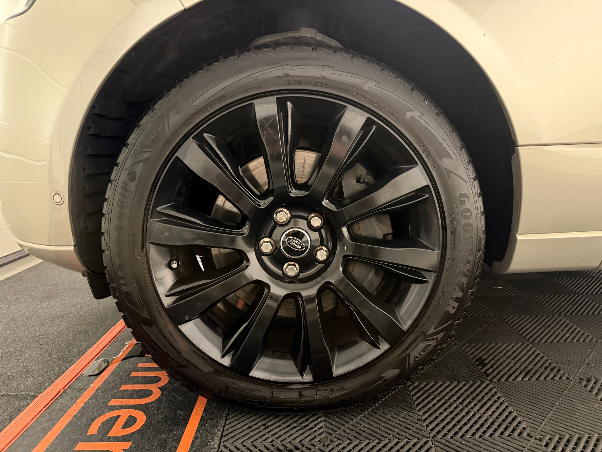 LAND ROVER Range Rover 4.4 SDV8 Vogue Frisch ab MFK & Service-image-6