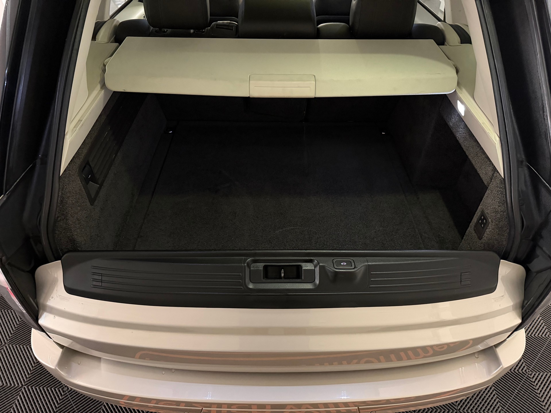 LAND ROVER Range Rover 4.4 SDV8 Vogue Frisch ab MFK & Service-image-25