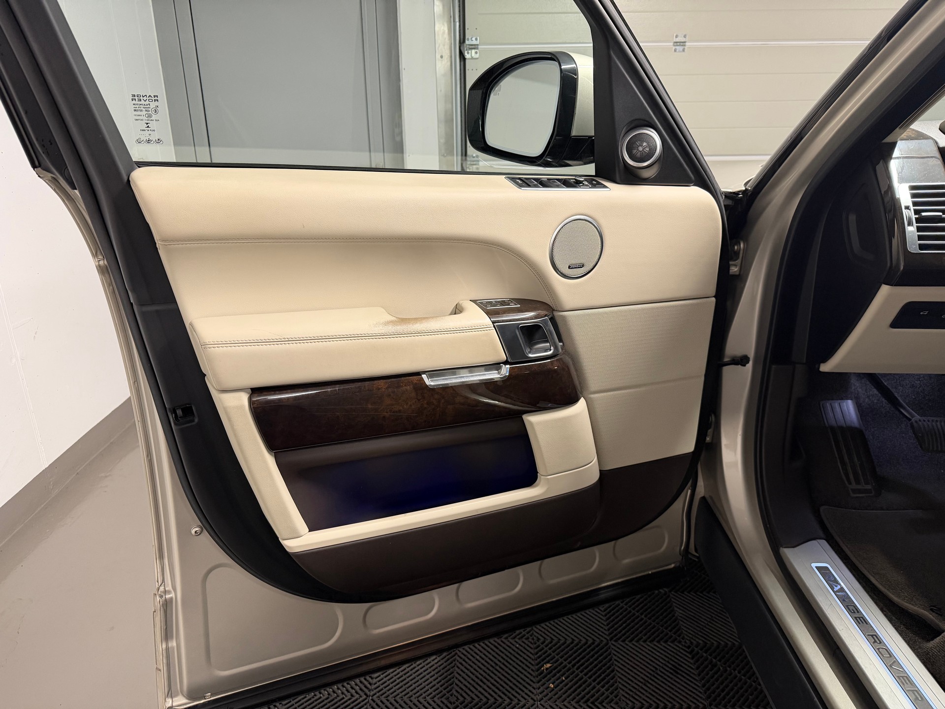 LAND ROVER Range Rover 4.4 SDV8 Vogue Frisch ab MFK & Service-image-18