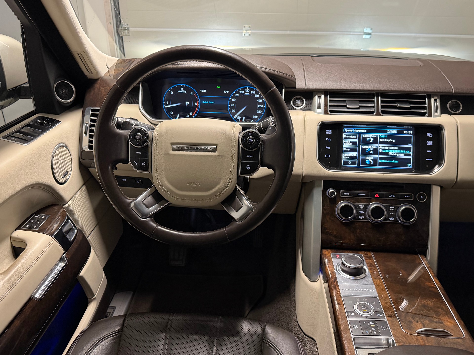 LAND ROVER Range Rover 4.4 SDV8 Vogue Frisch ab MFK & Service-image-14