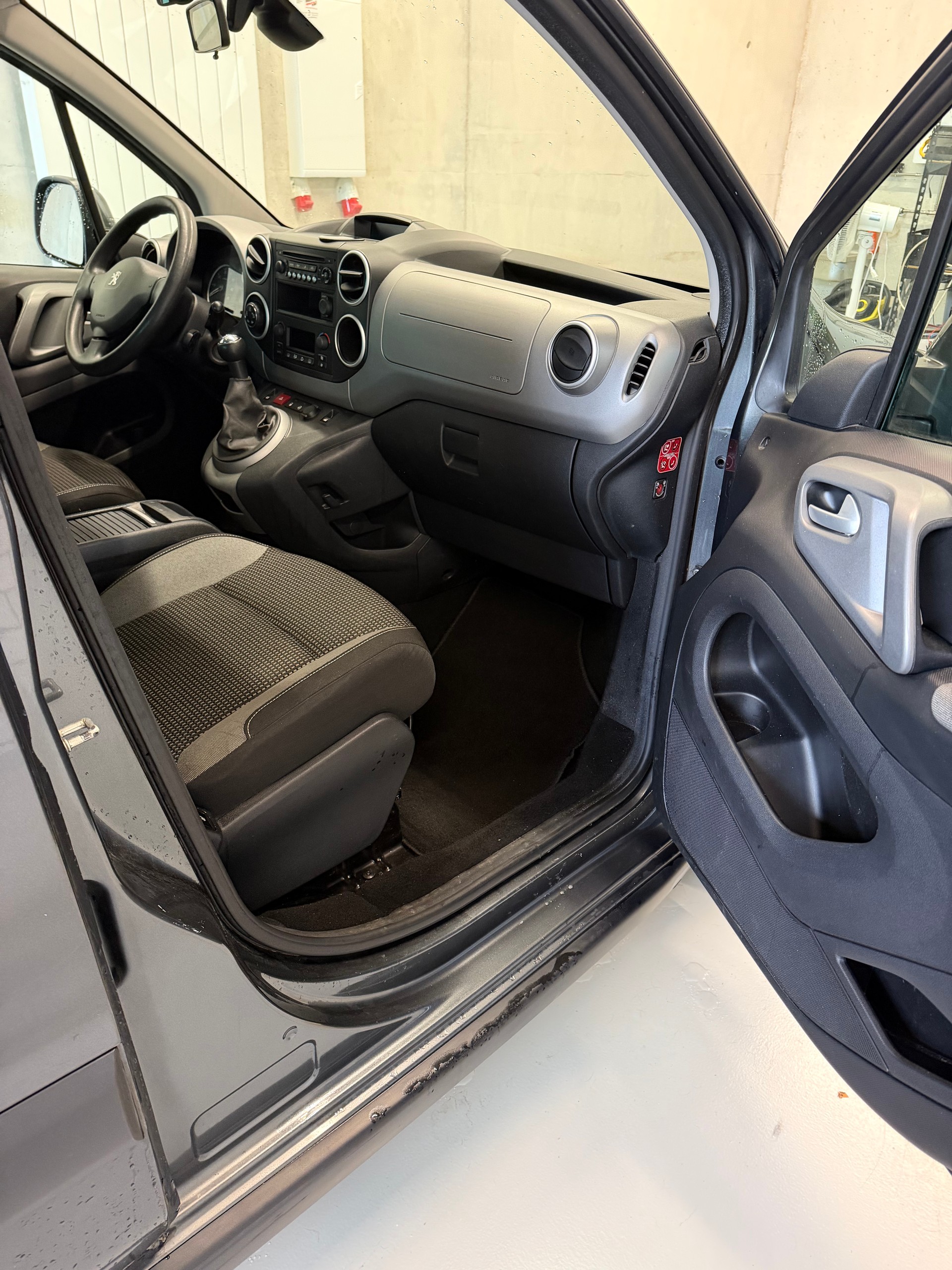 PEUGEOT Partner 1.6 VTi Active-image-5