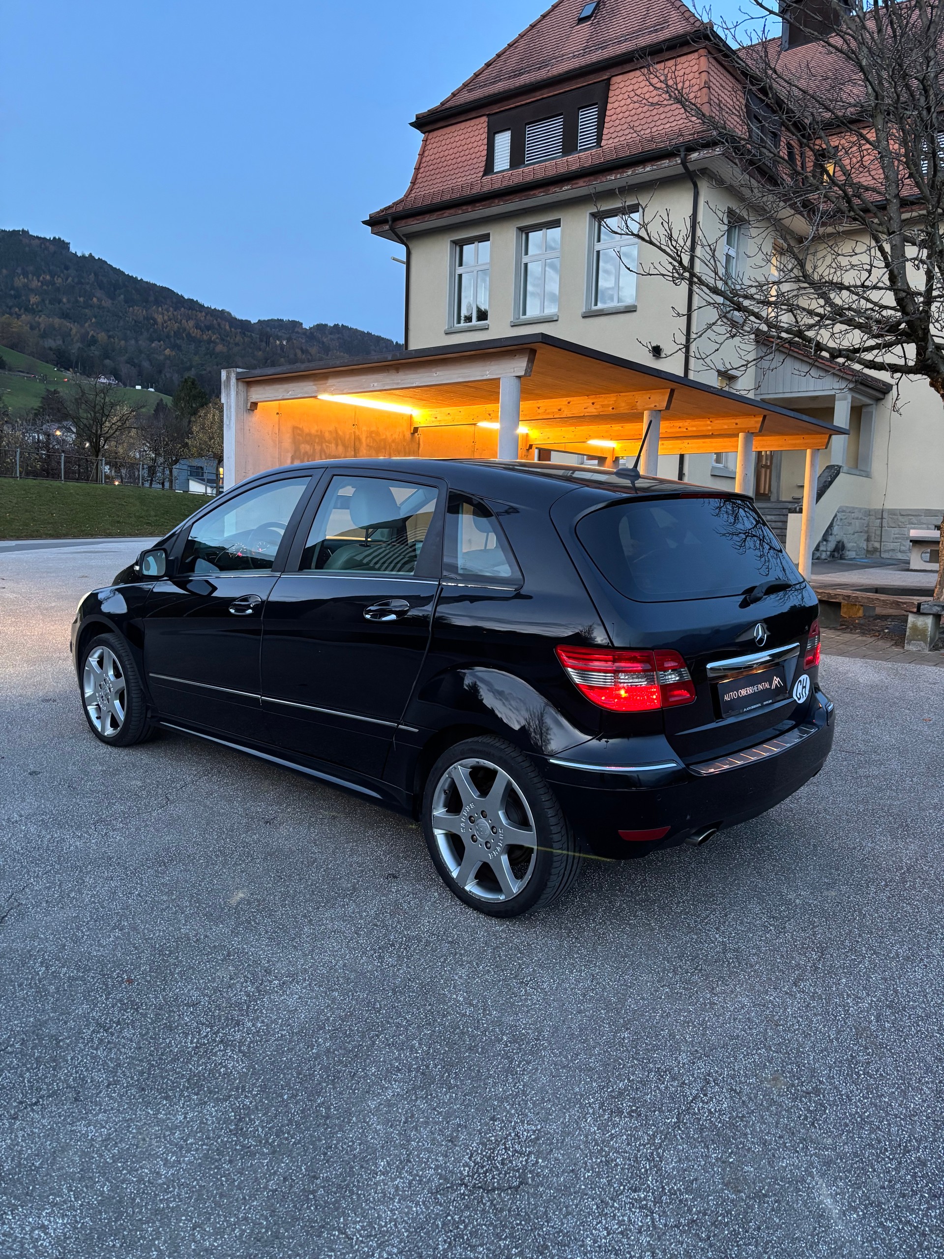 MERCEDES-BENZ B 200-image-4