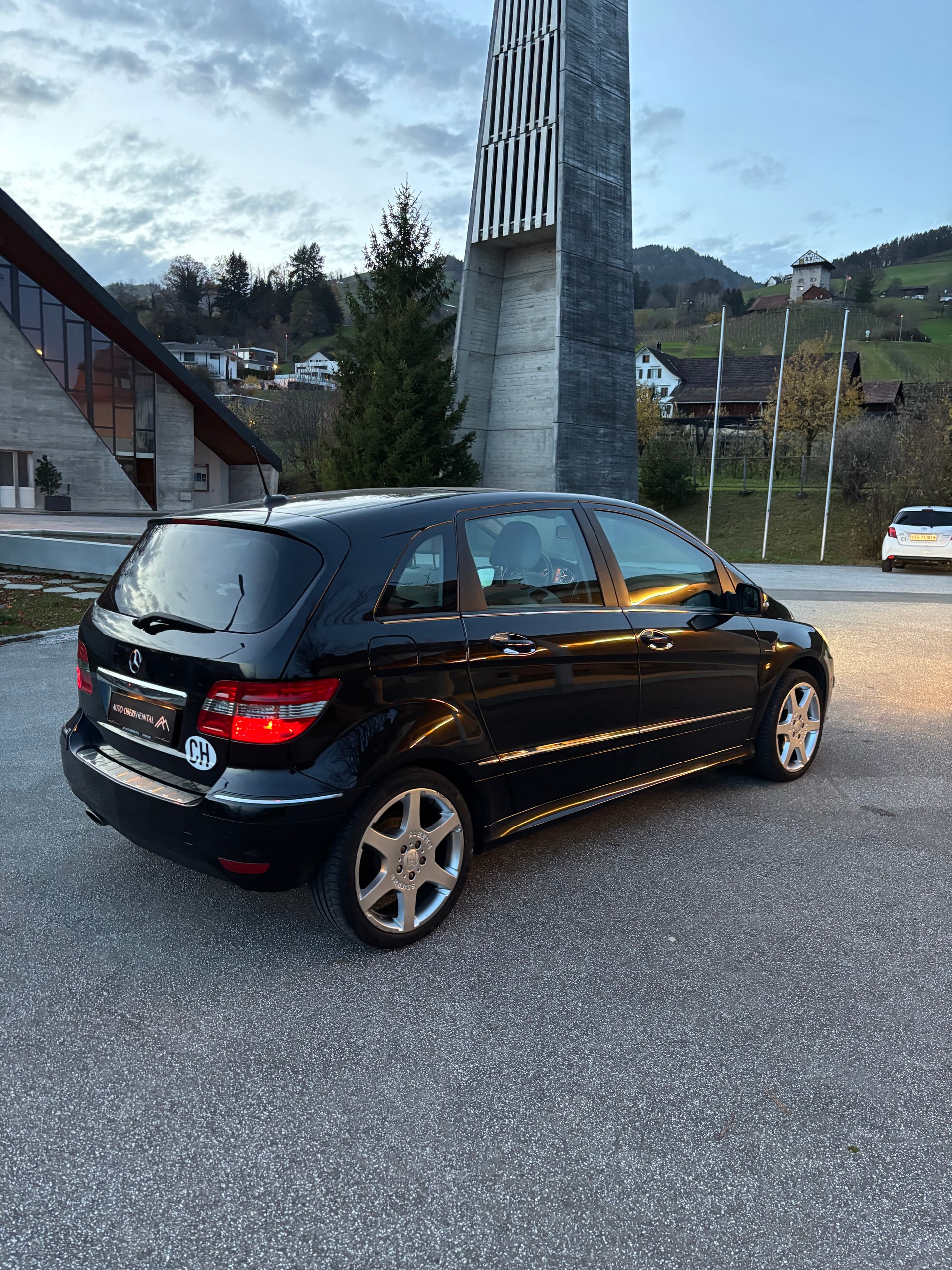 MERCEDES-BENZ B 200-image-7