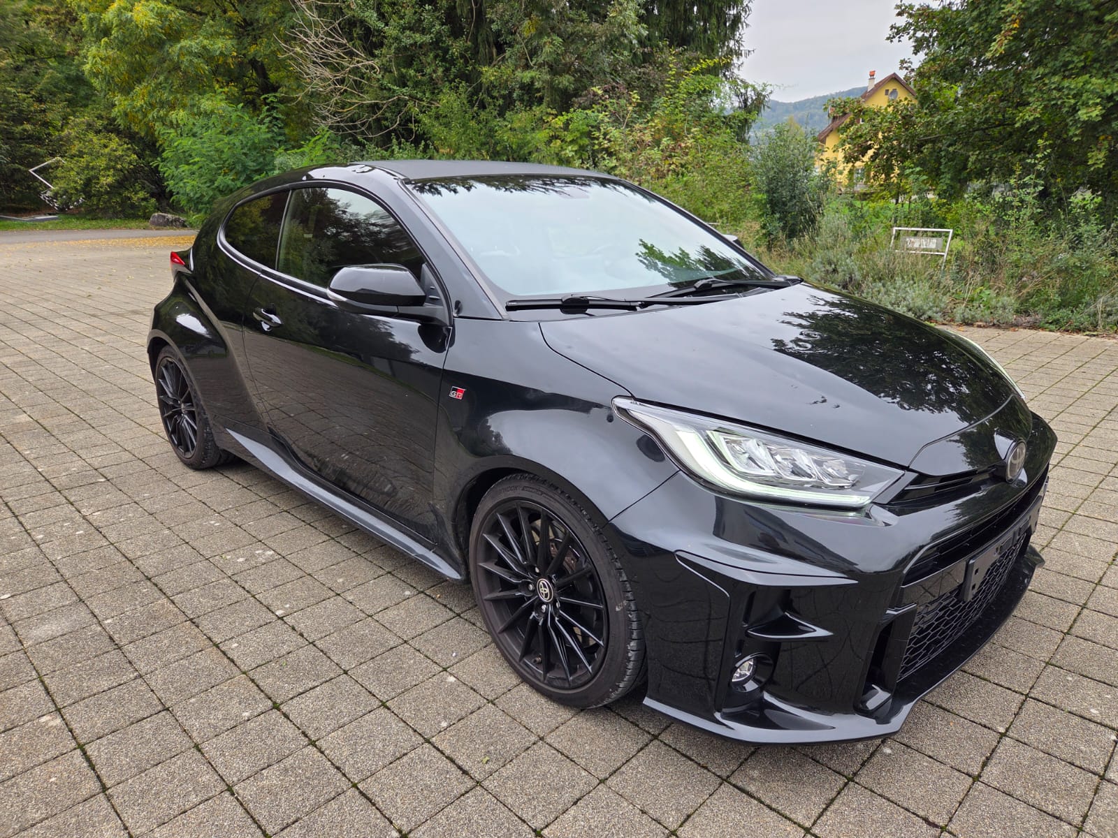 TOYOTA Yaris 1.6 GR Sport-image-2