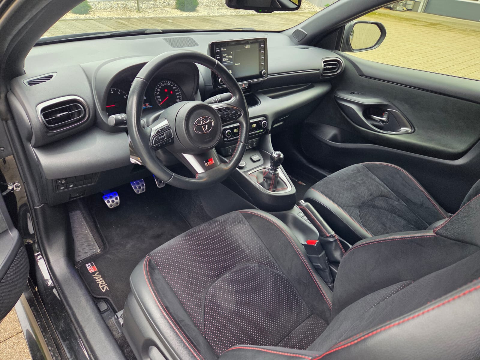 TOYOTA Yaris 1.6 GR Sport-image-9