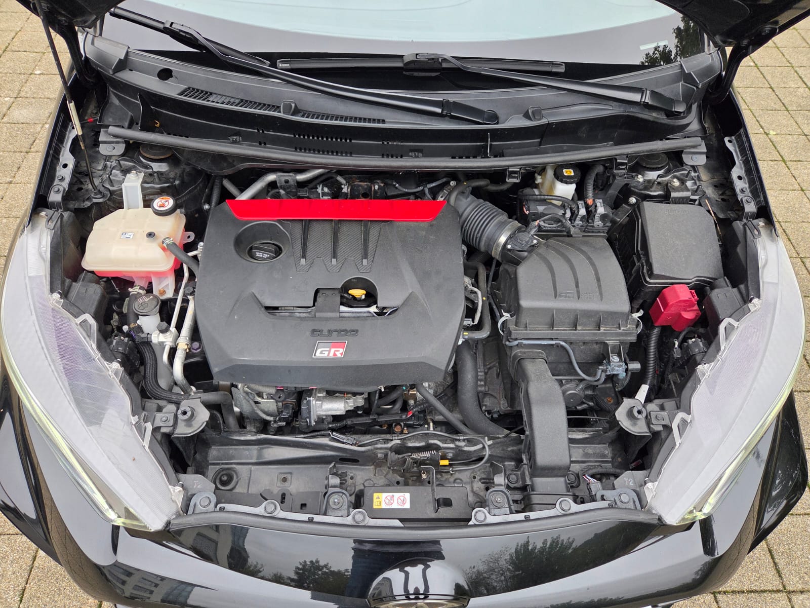 TOYOTA Yaris 1.6 GR Sport-image-14