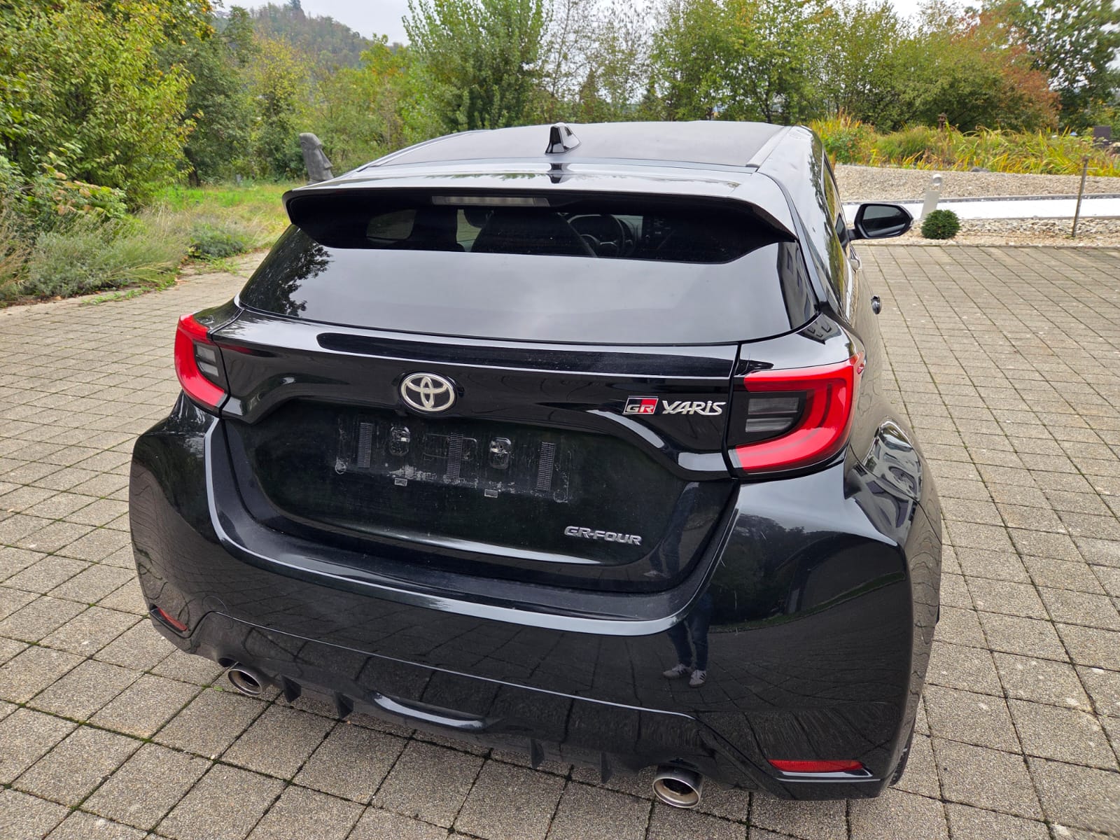 TOYOTA Yaris 1.6 GR Sport-image-15