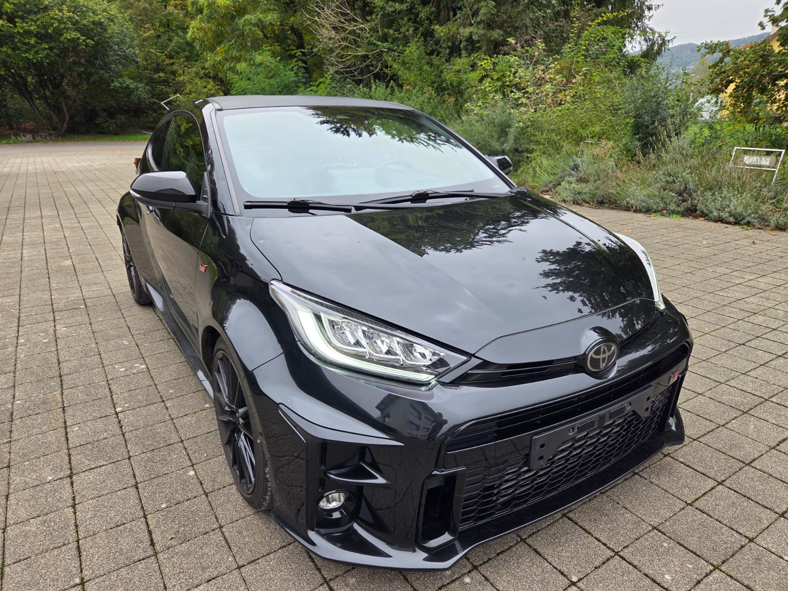 TOYOTA Yaris 1.6 GR Sport-image-3