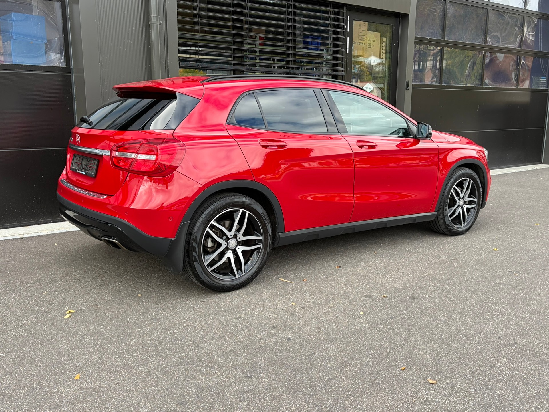 MERCEDES-BENZ GLA 200 Night Star 7G-DCT-image-4