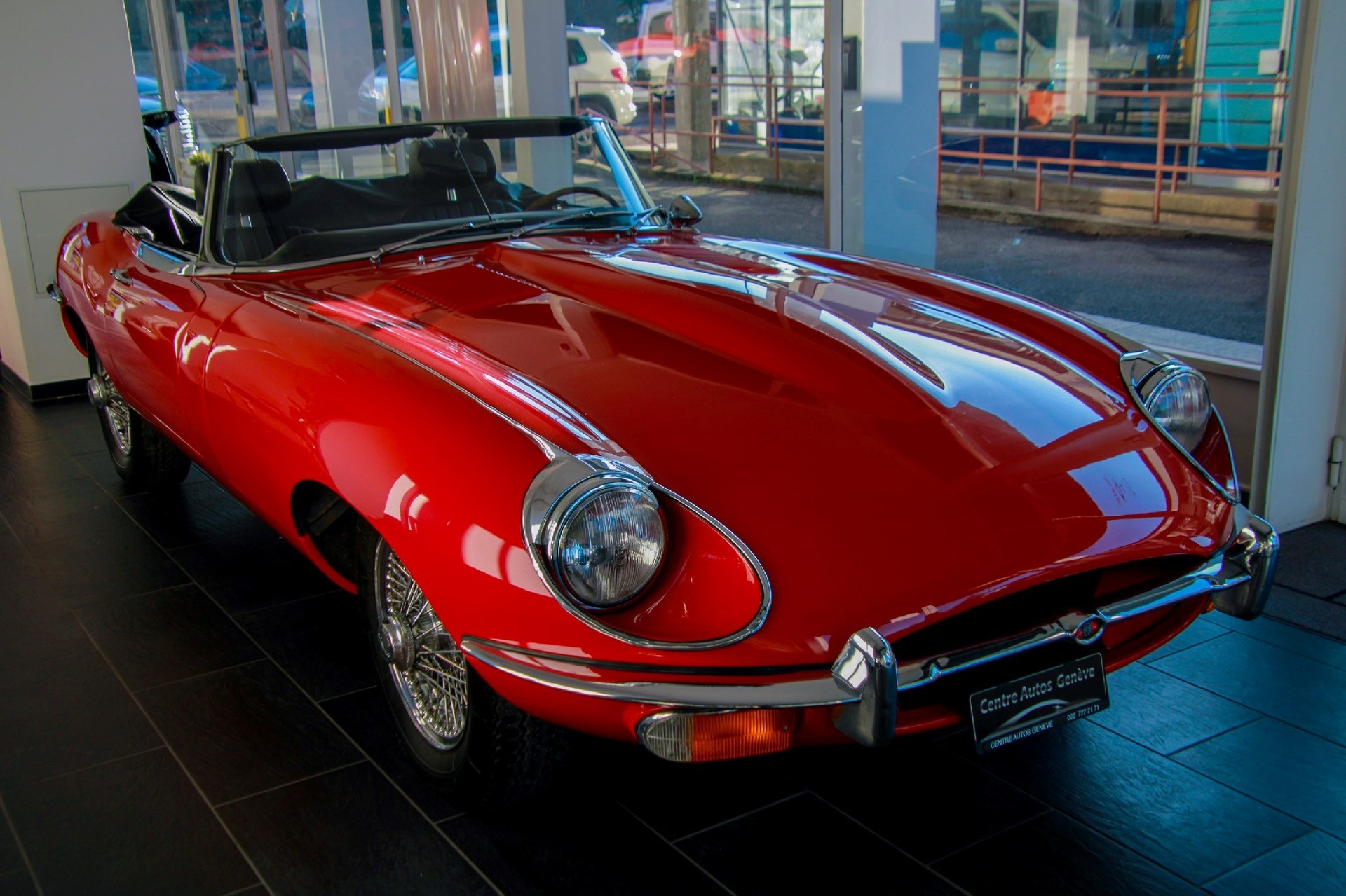 JAGUAR E-TYPE 4.2-image-4