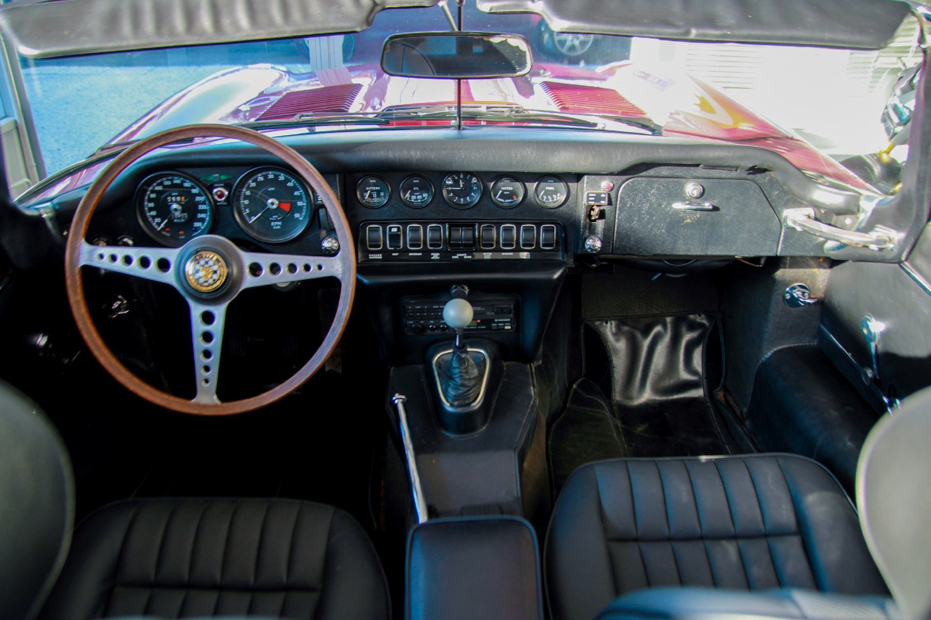 JAGUAR E-TYPE 4.2-image-15