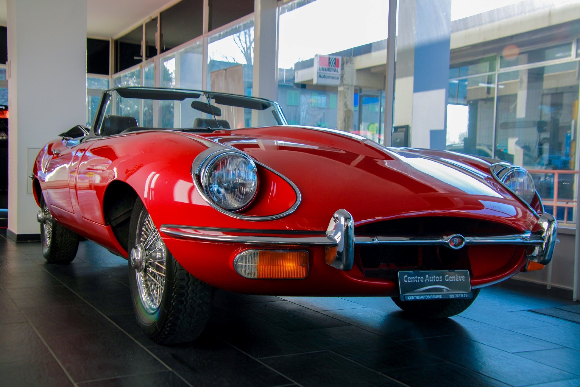 JAGUAR E-TYPE 4.2-image-3