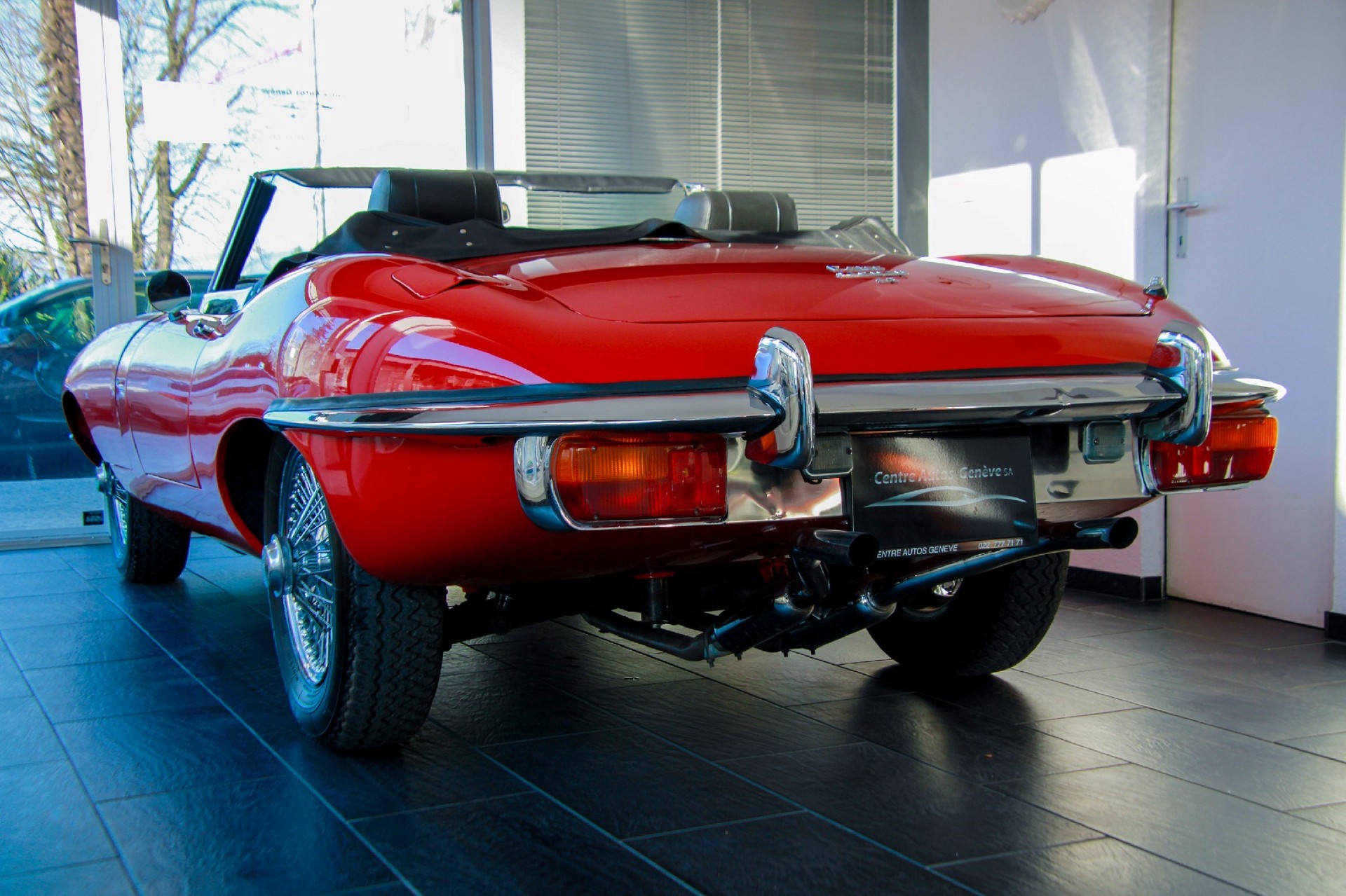 JAGUAR E-TYPE 4.2-image-8