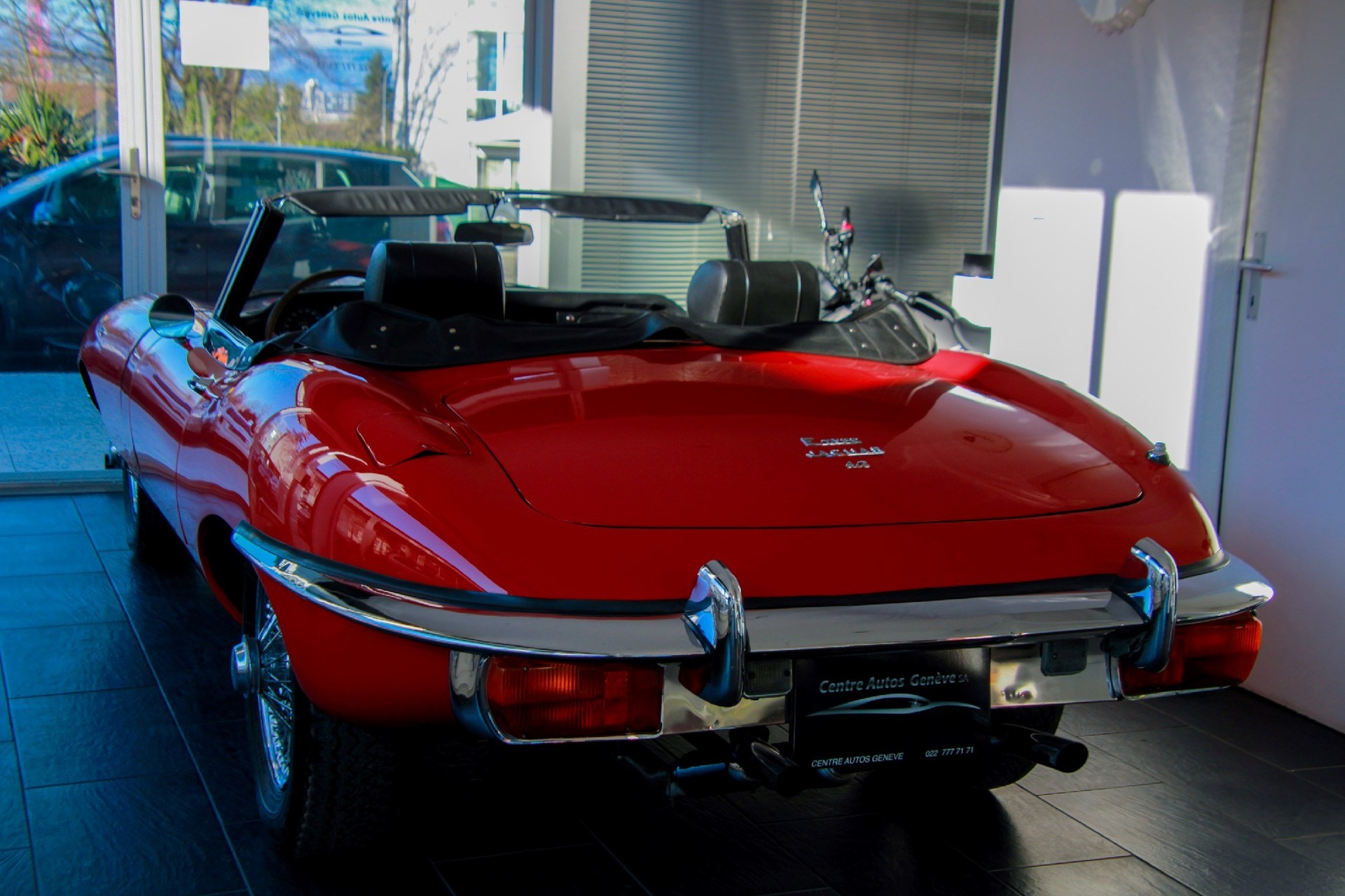 JAGUAR E-TYPE 4.2-image-9