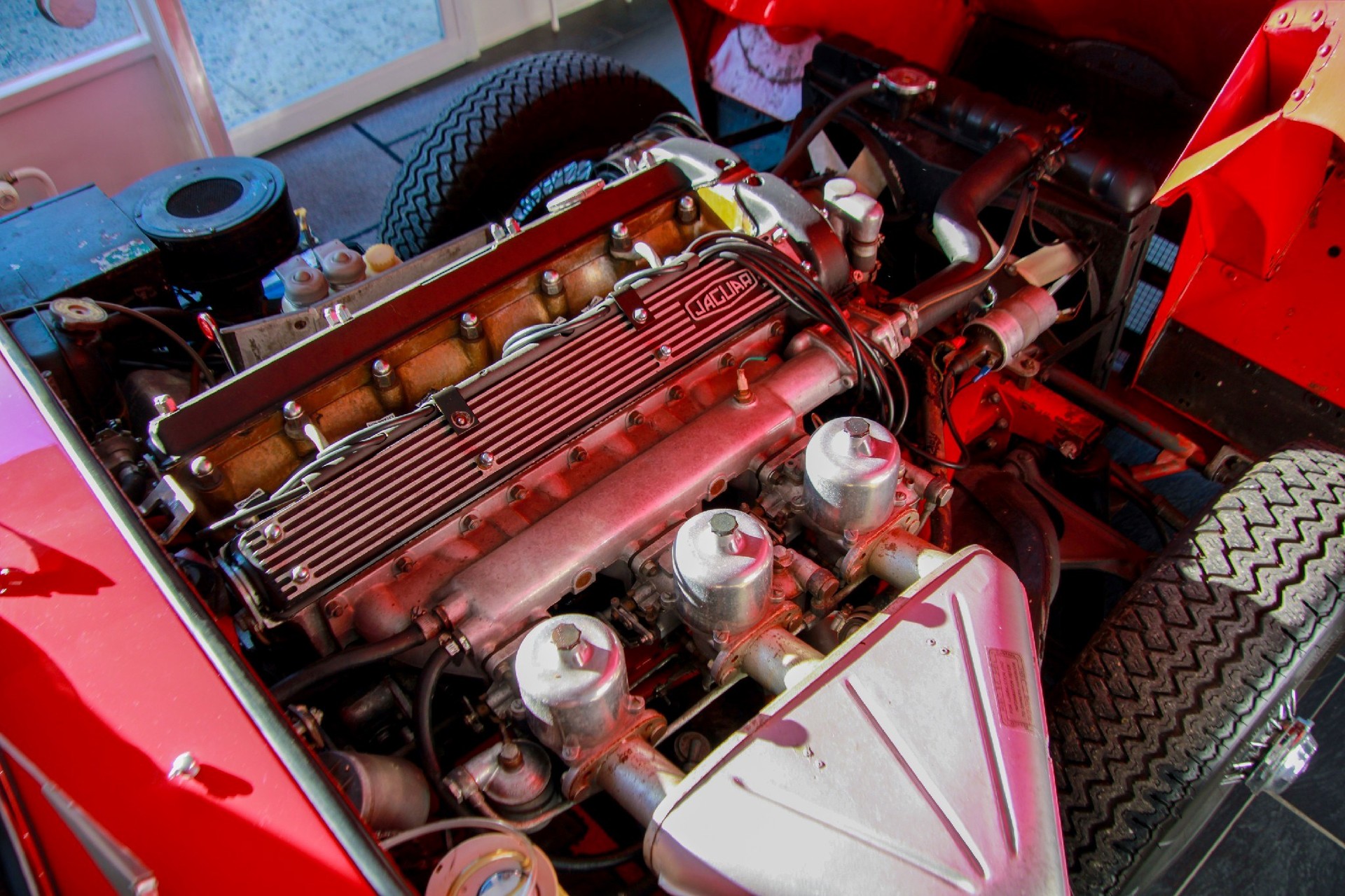 JAGUAR E-TYPE 4.2-image-14
