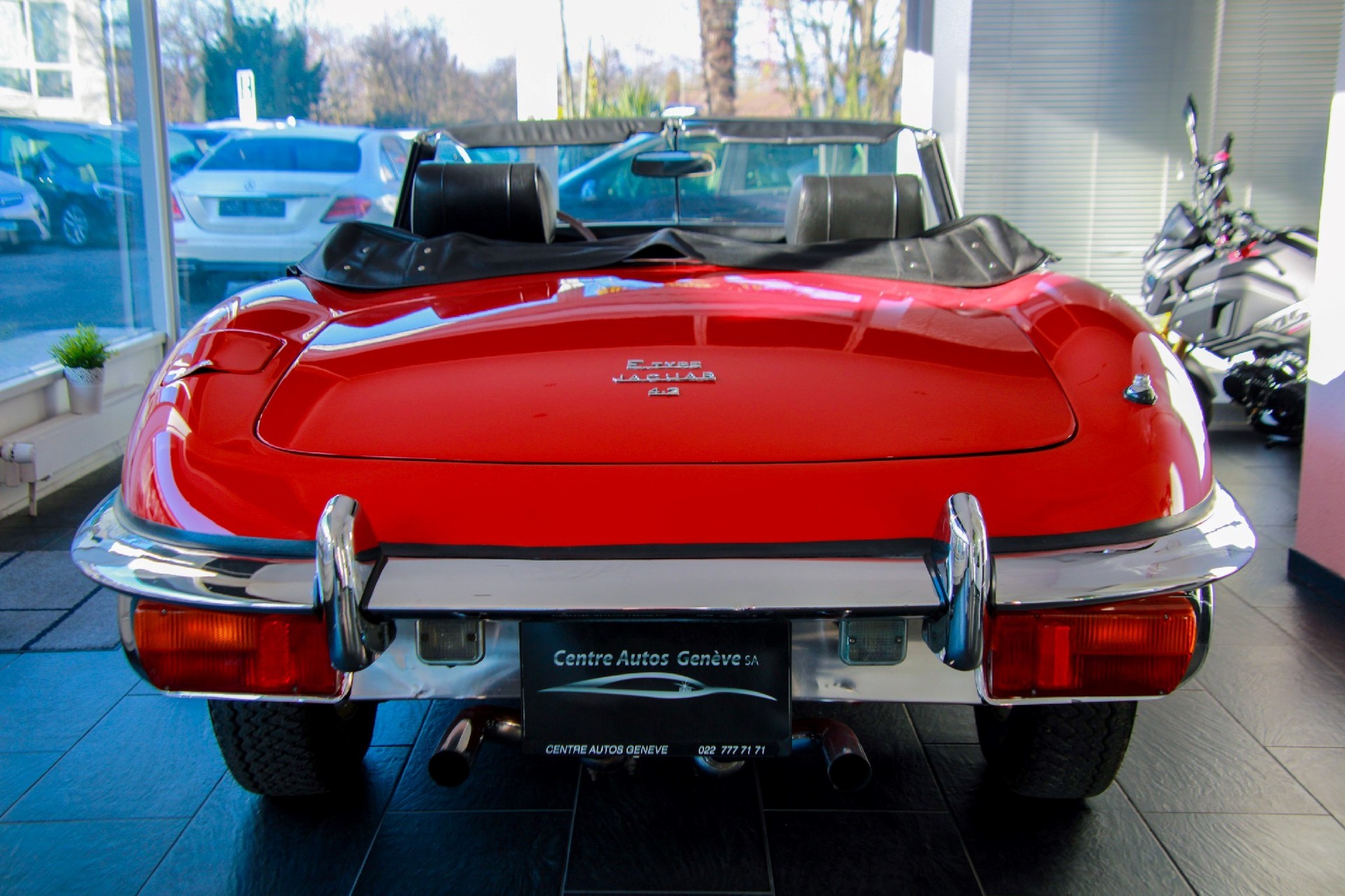 JAGUAR E-TYPE 4.2-image-7