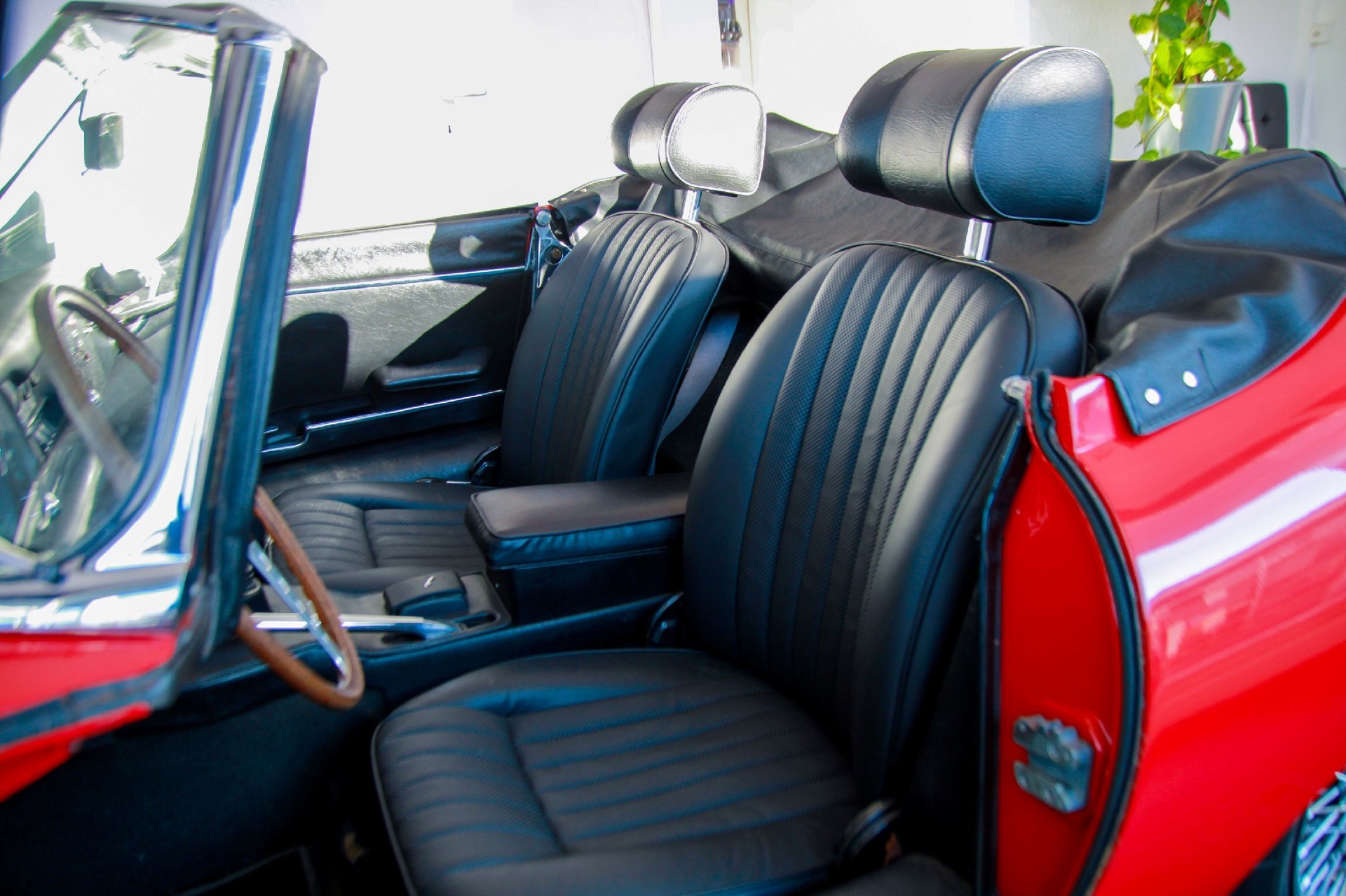 JAGUAR E-TYPE 4.2-image-12
