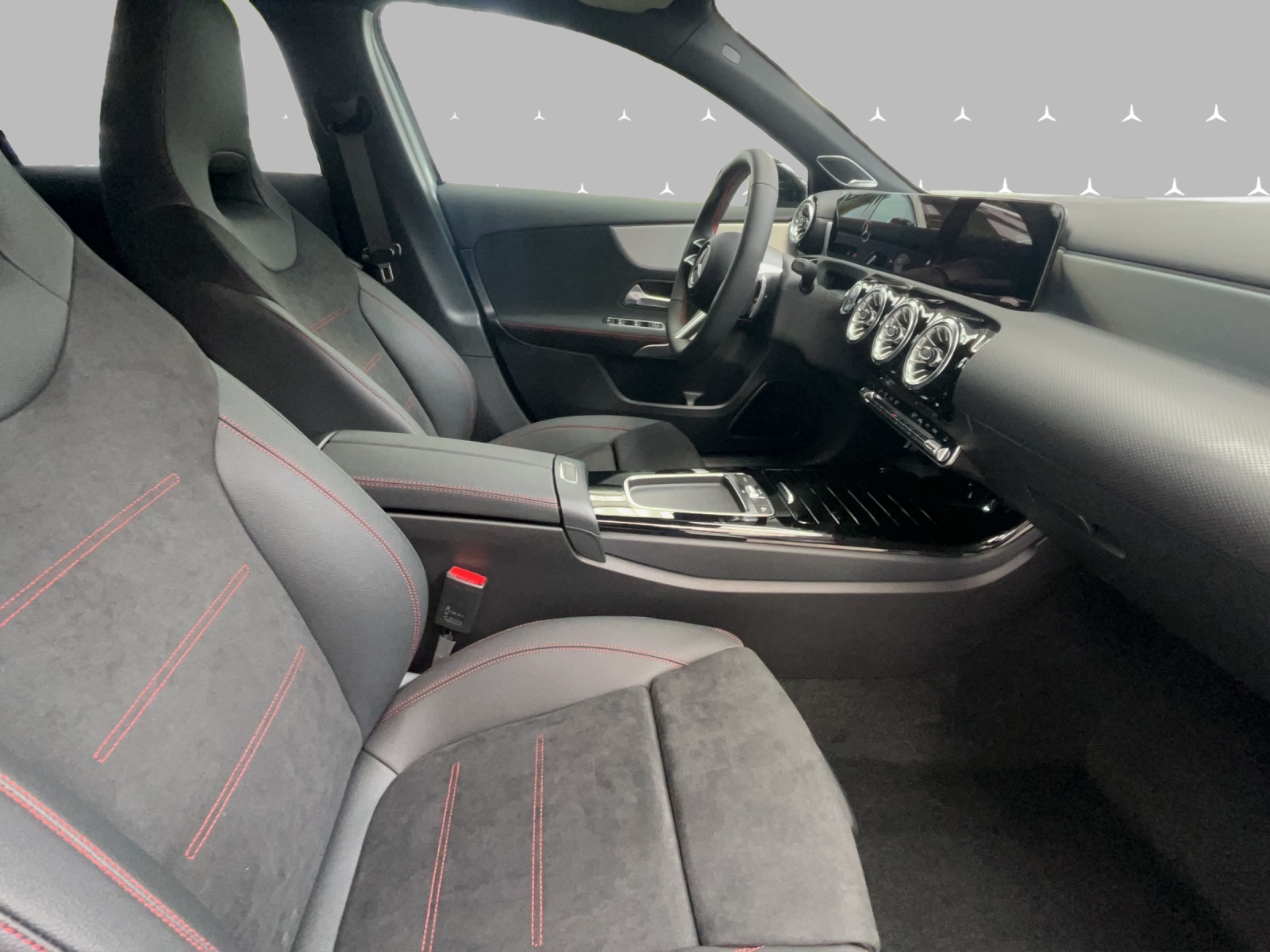 MERCEDES-BENZ A 200 7G-DCT-image-10