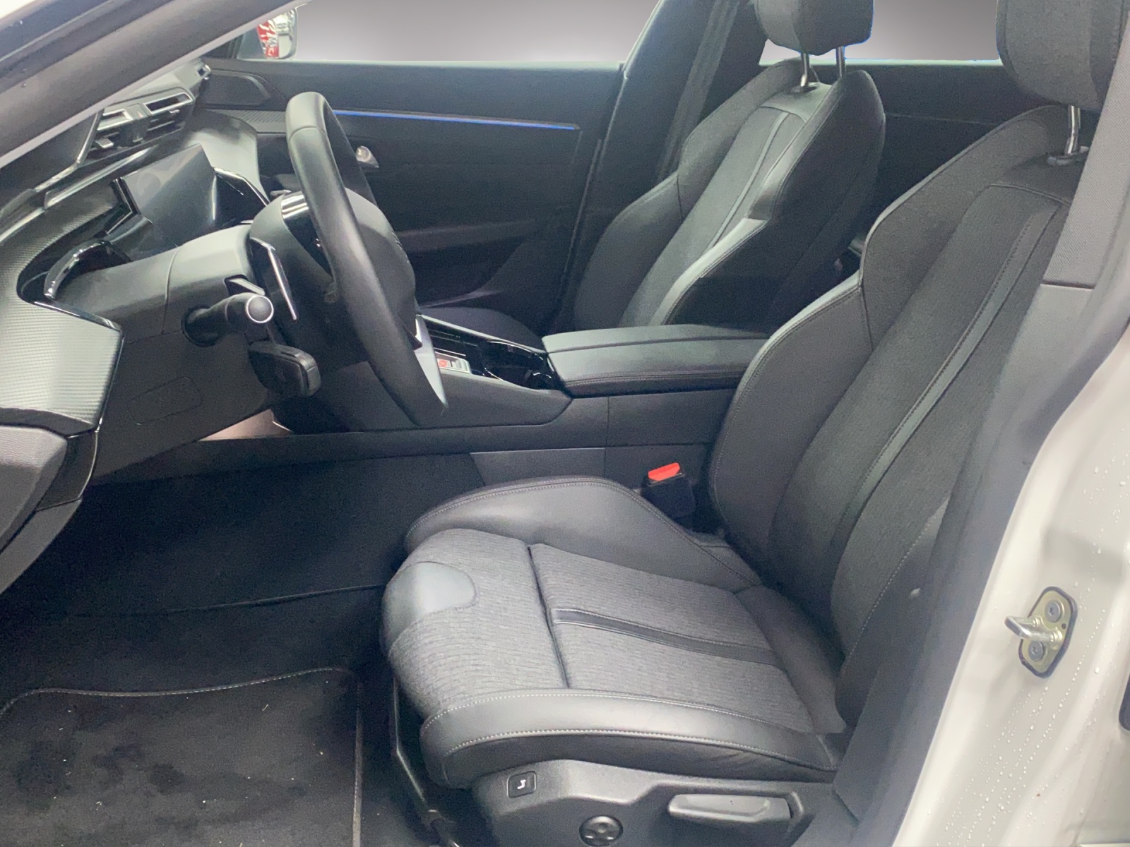 PEUGEOT 508 1.2 PureTech Allure Pack EAT8-image-7