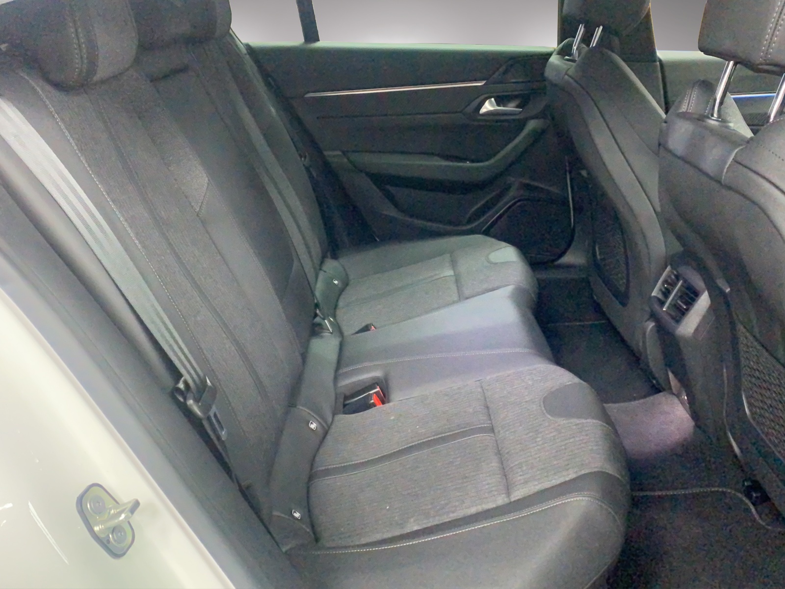 PEUGEOT 508 1.2 PureTech Allure Pack EAT8-image-10