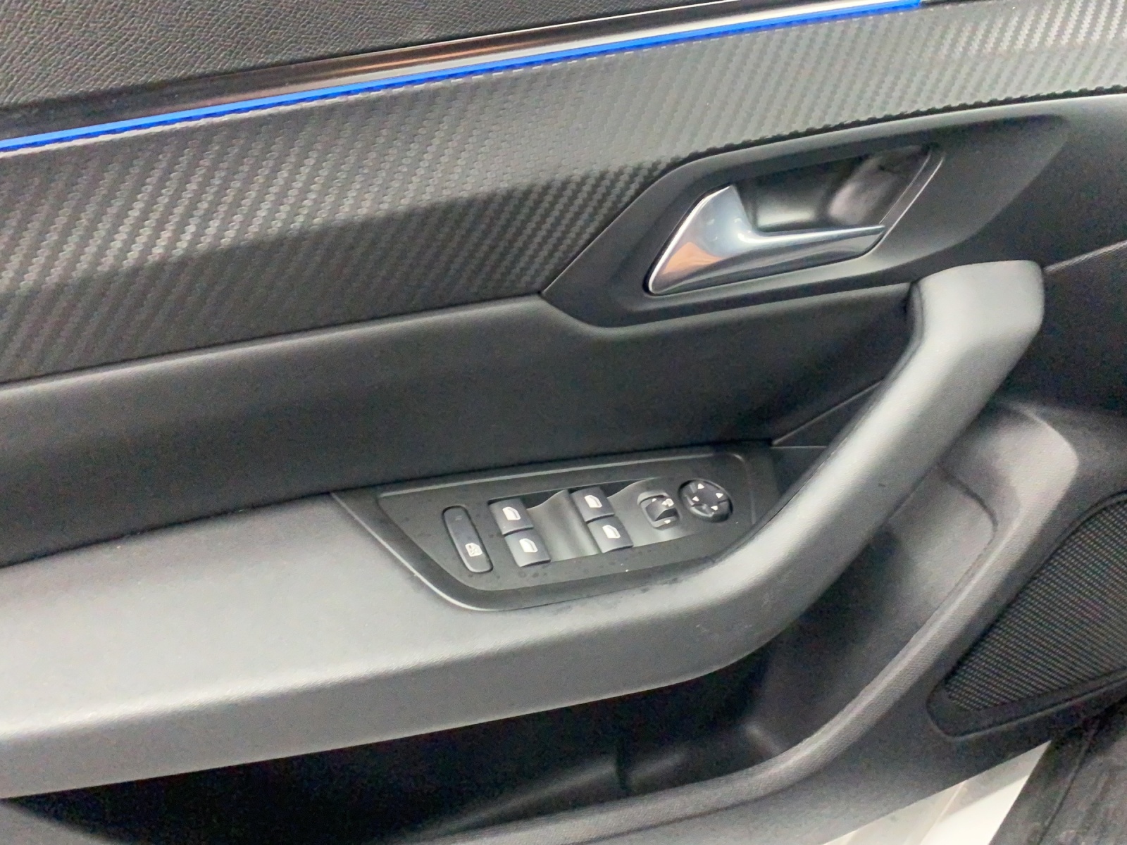 PEUGEOT 508 1.2 PureTech Allure Pack EAT8-image-17