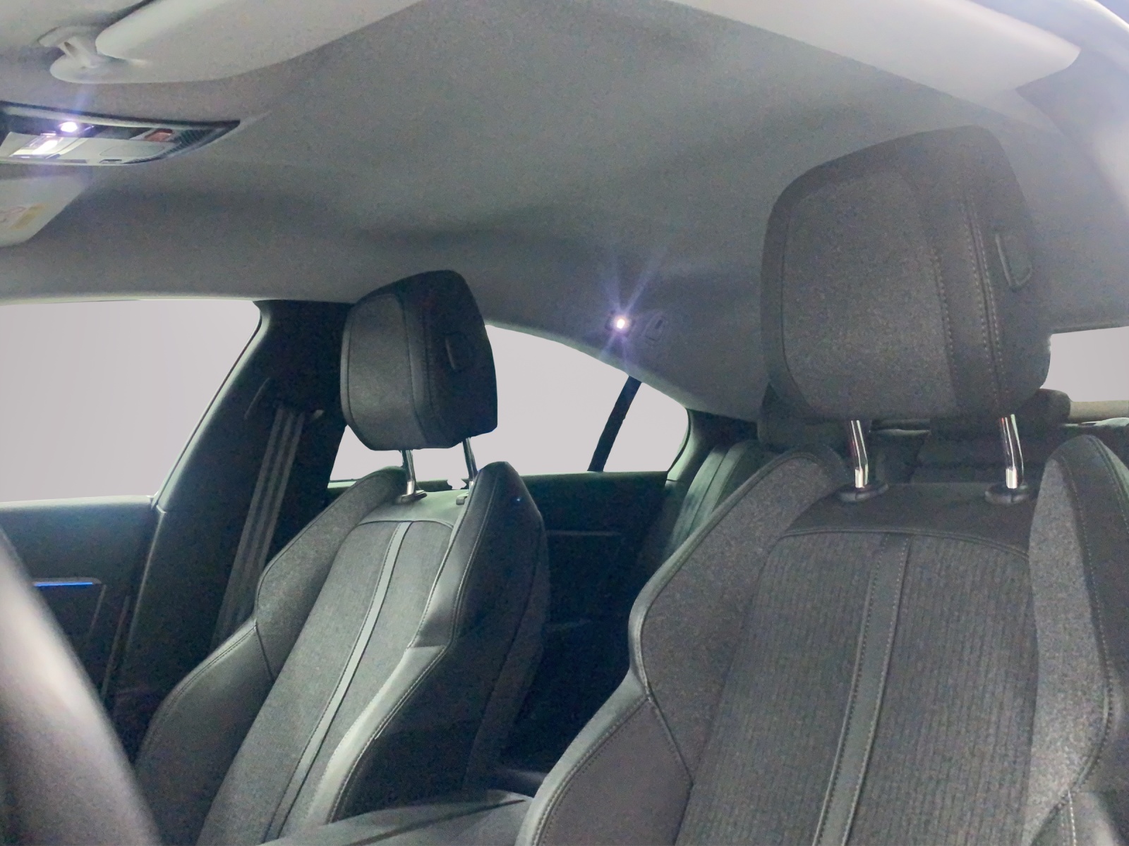 PEUGEOT 508 1.2 PureTech Allure Pack EAT8-image-11