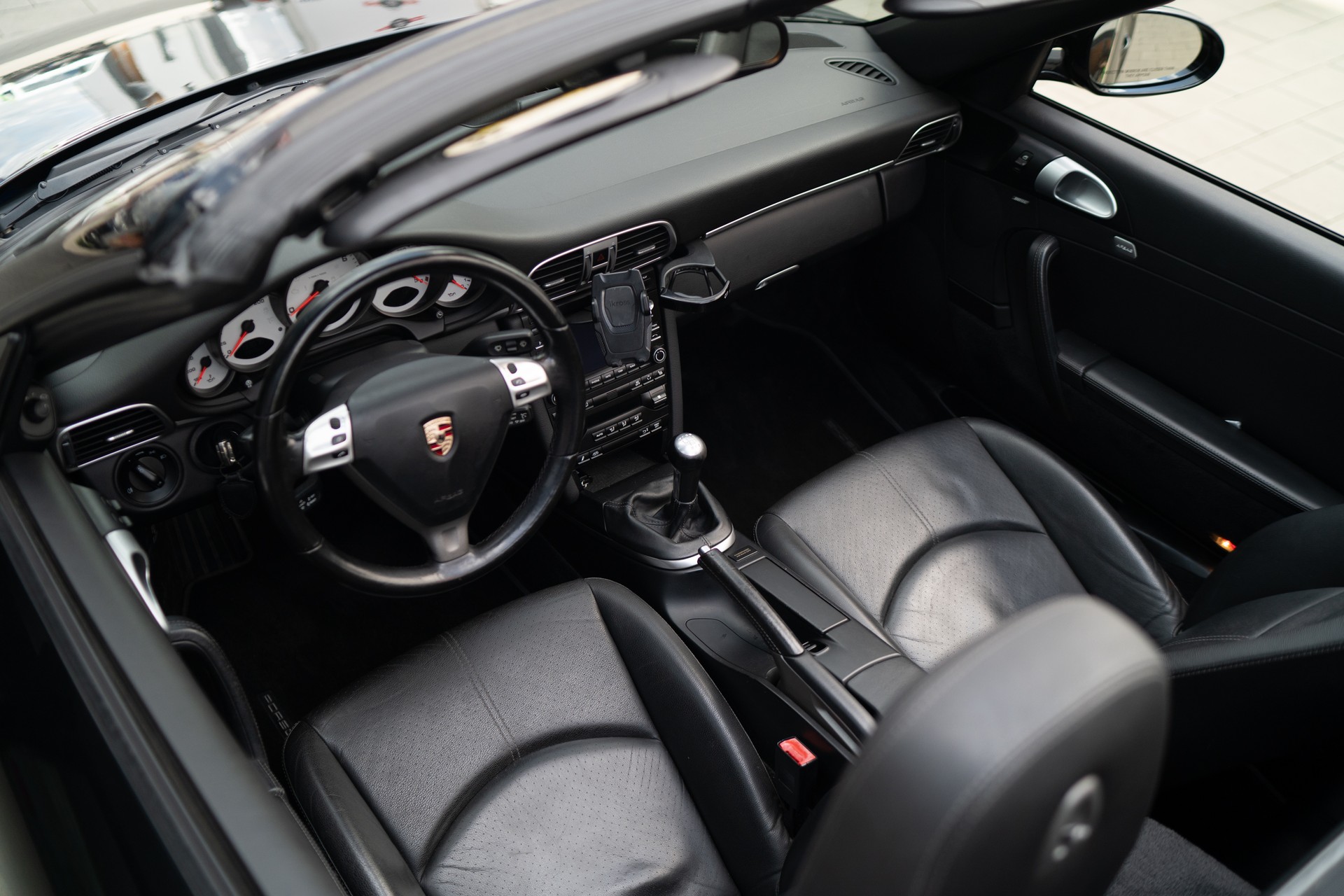 PORSCHE 911 Cabrio Carrera S-image-6
