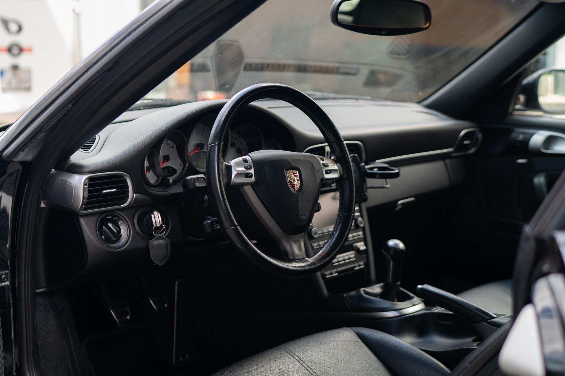 PORSCHE 911 Cabrio Carrera S-image-2