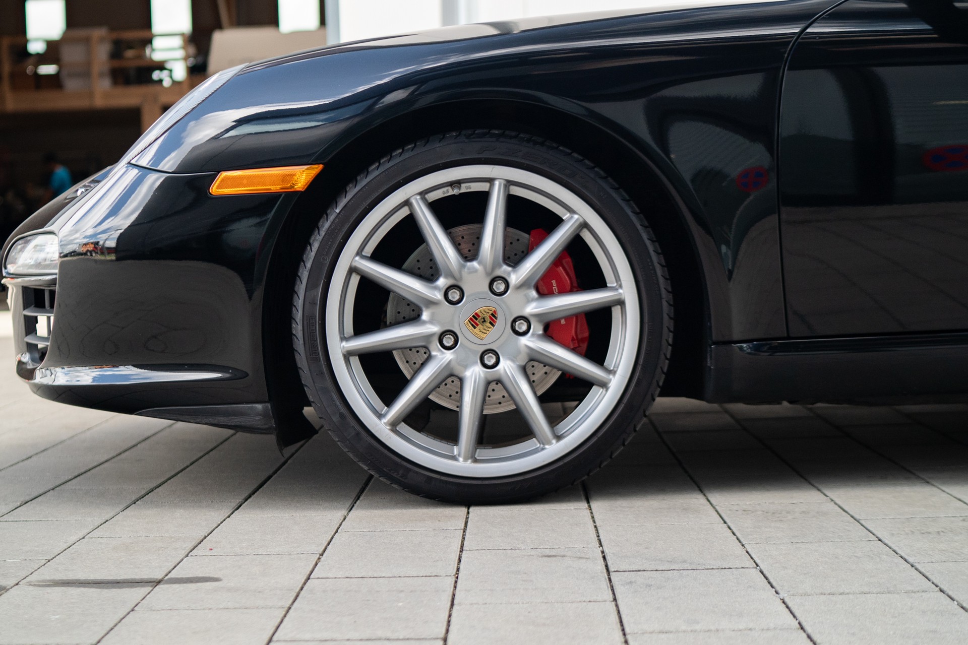 PORSCHE 911 Cabrio Carrera S-image-8